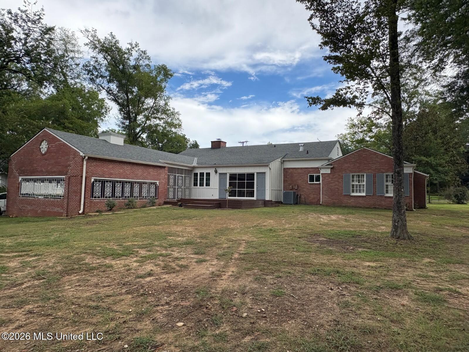 16839 E Main Property Photo 2