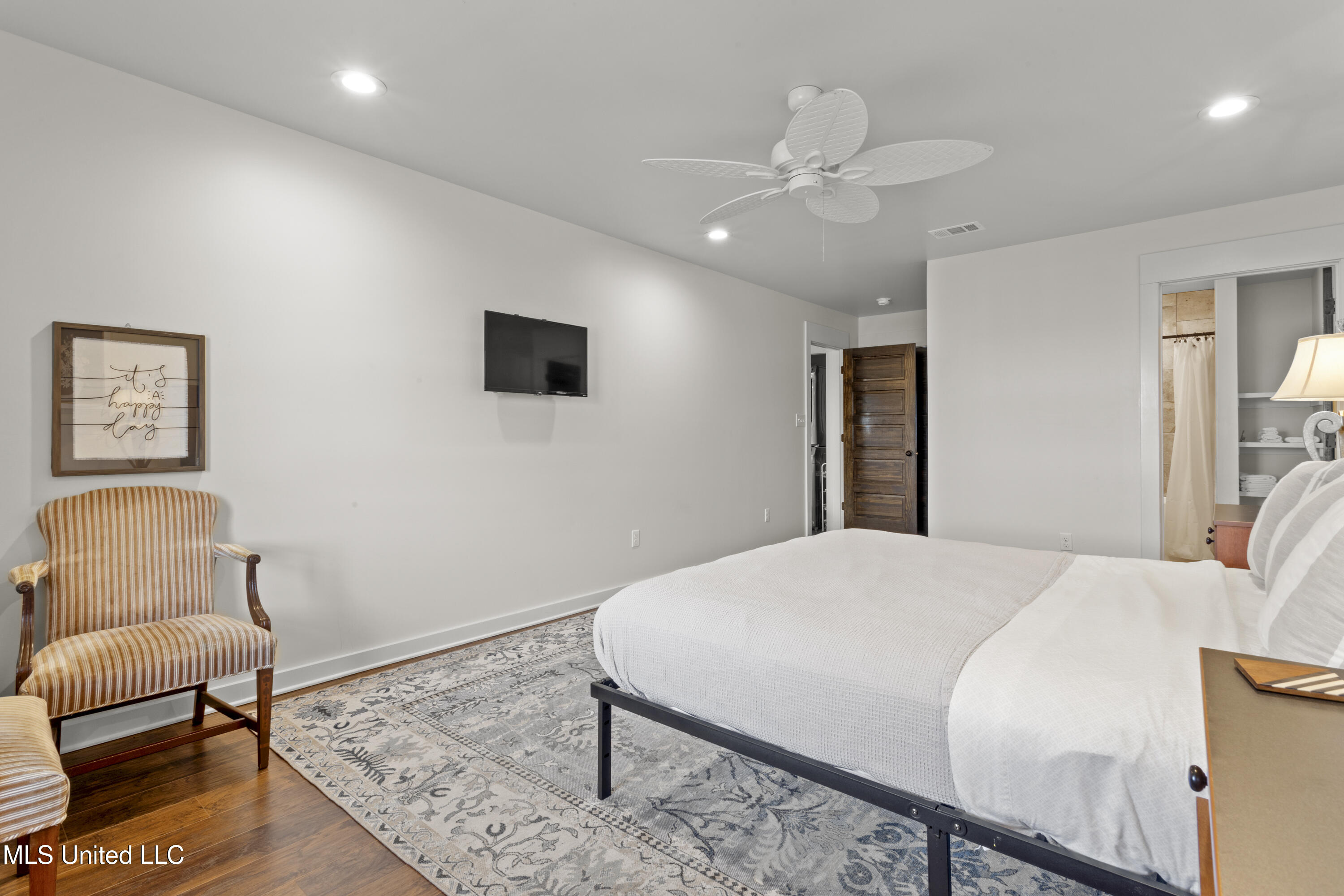 647 Howard Avenue Property Photo 101