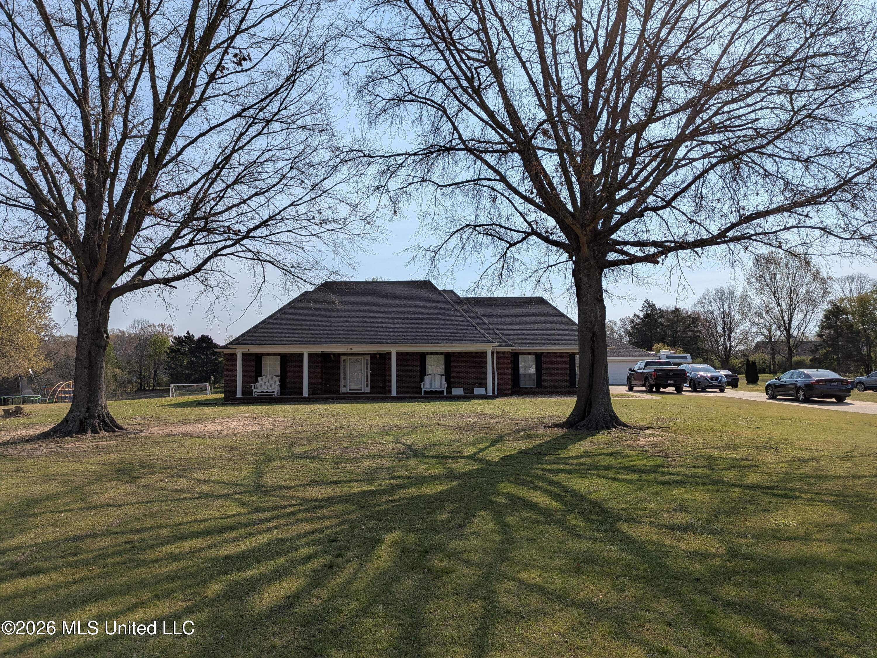 6110 Nellwood Drive Property Photo 1