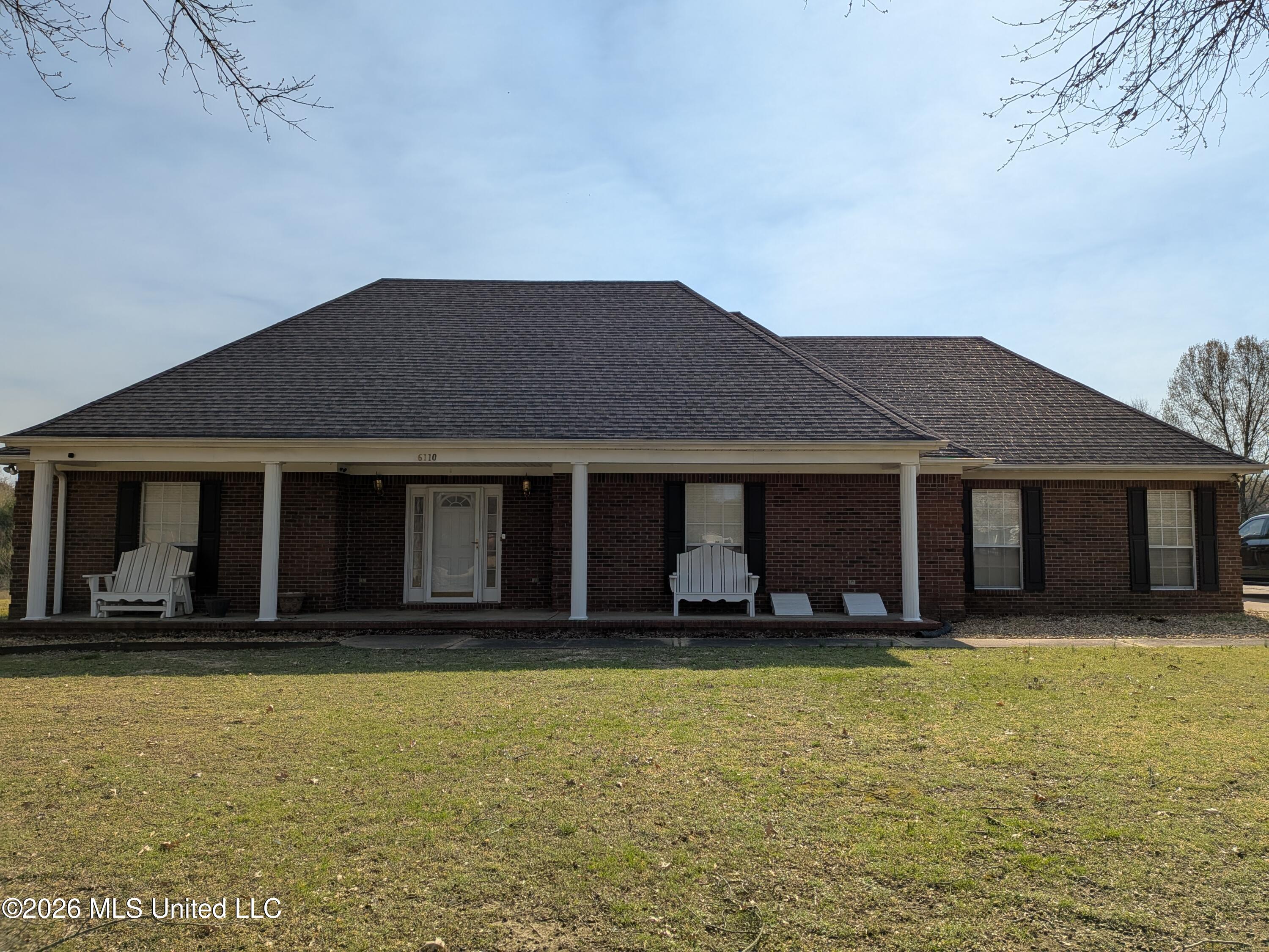 6110 Nellwood Drive Property Photo 2