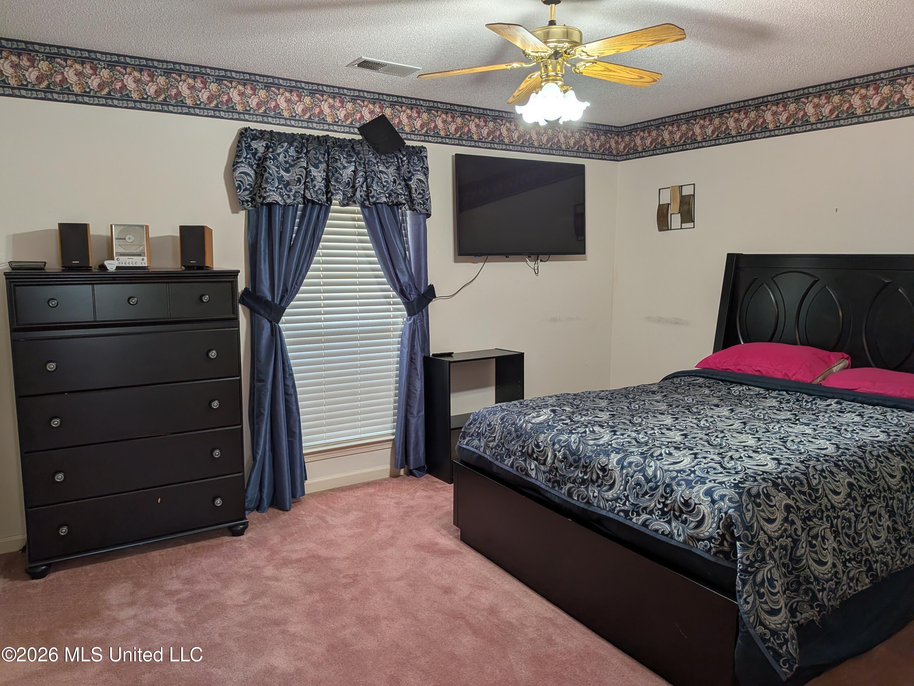 6110 Nellwood Drive Property Photo 7