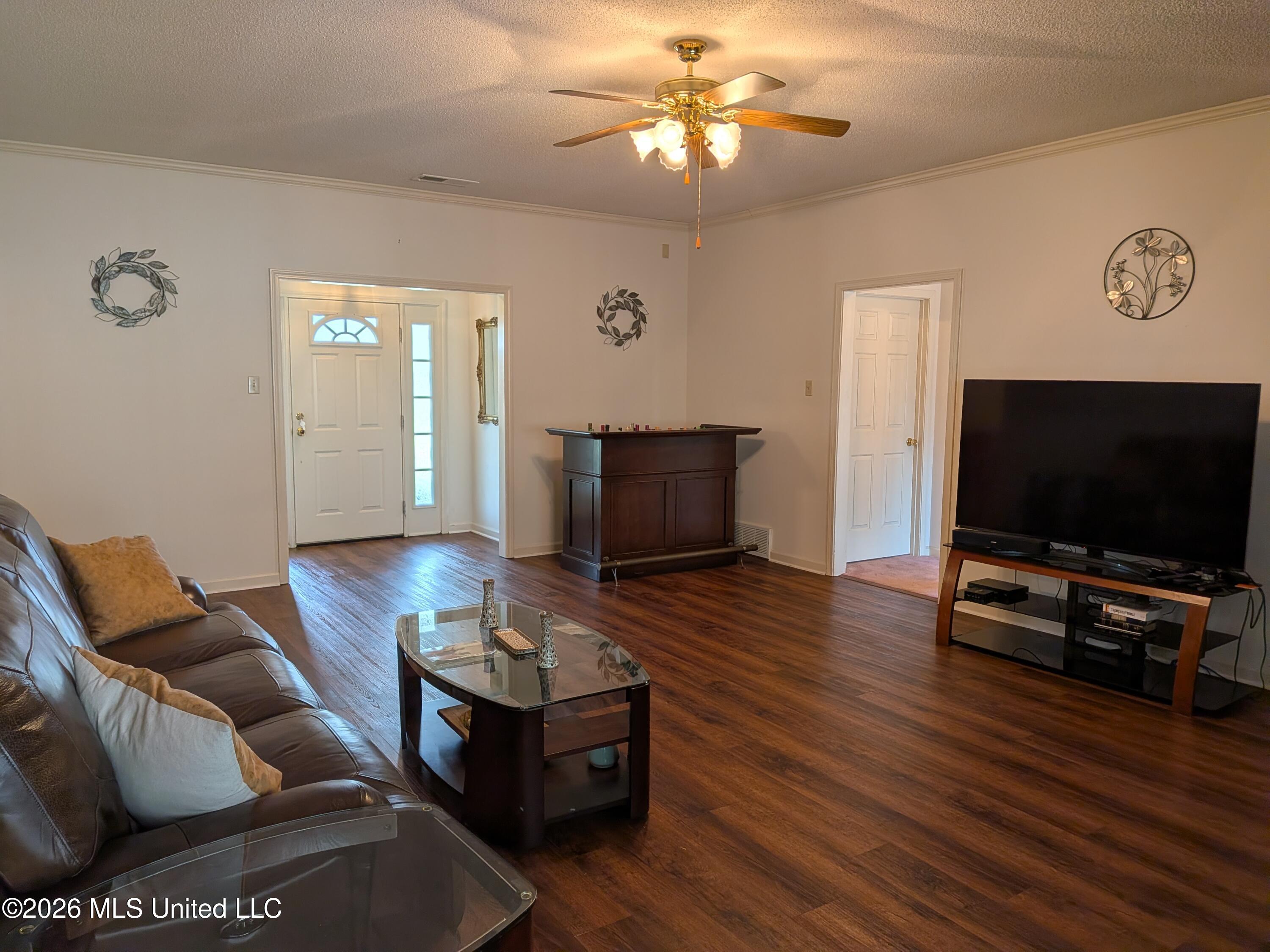 6110 Nellwood Drive Property Photo 10