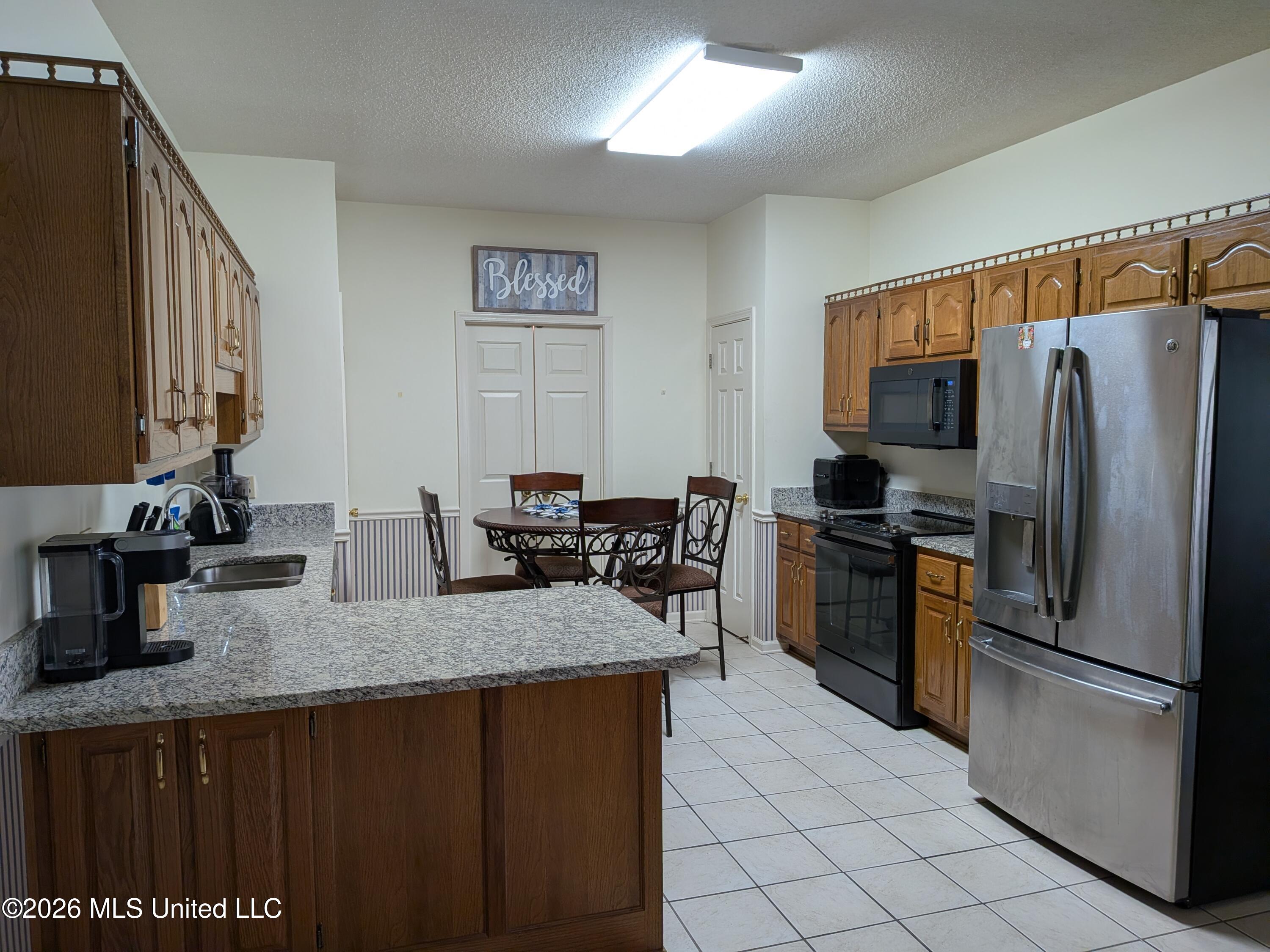 6110 Nellwood Drive Property Photo 13