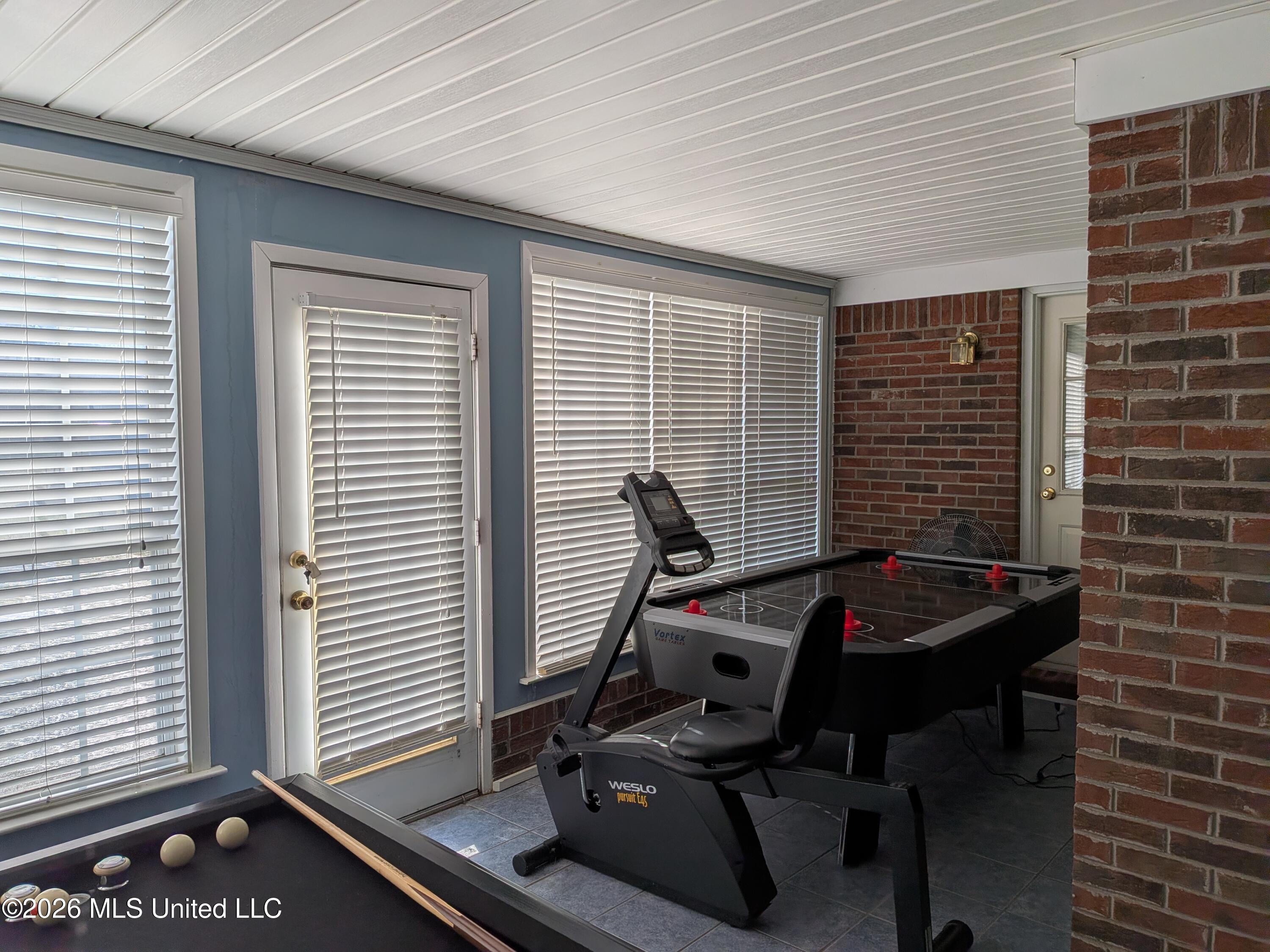 6110 Nellwood Drive Property Photo 18