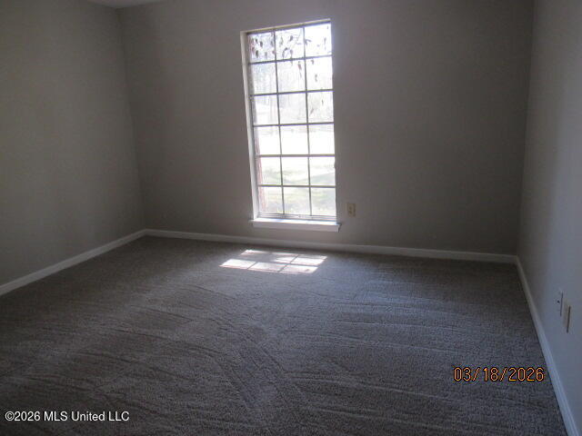 718 Woodhill Road Property Photo 8