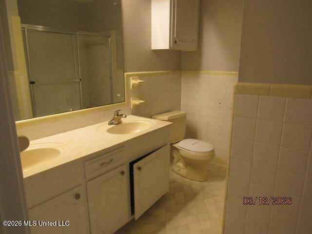718 Woodhill Road Property Photo 9