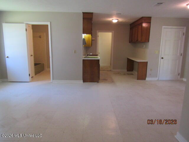 718 Woodhill Road Property Photo 12