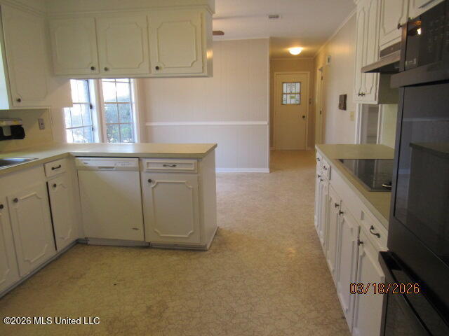 718 Woodhill Road Property Photo 13