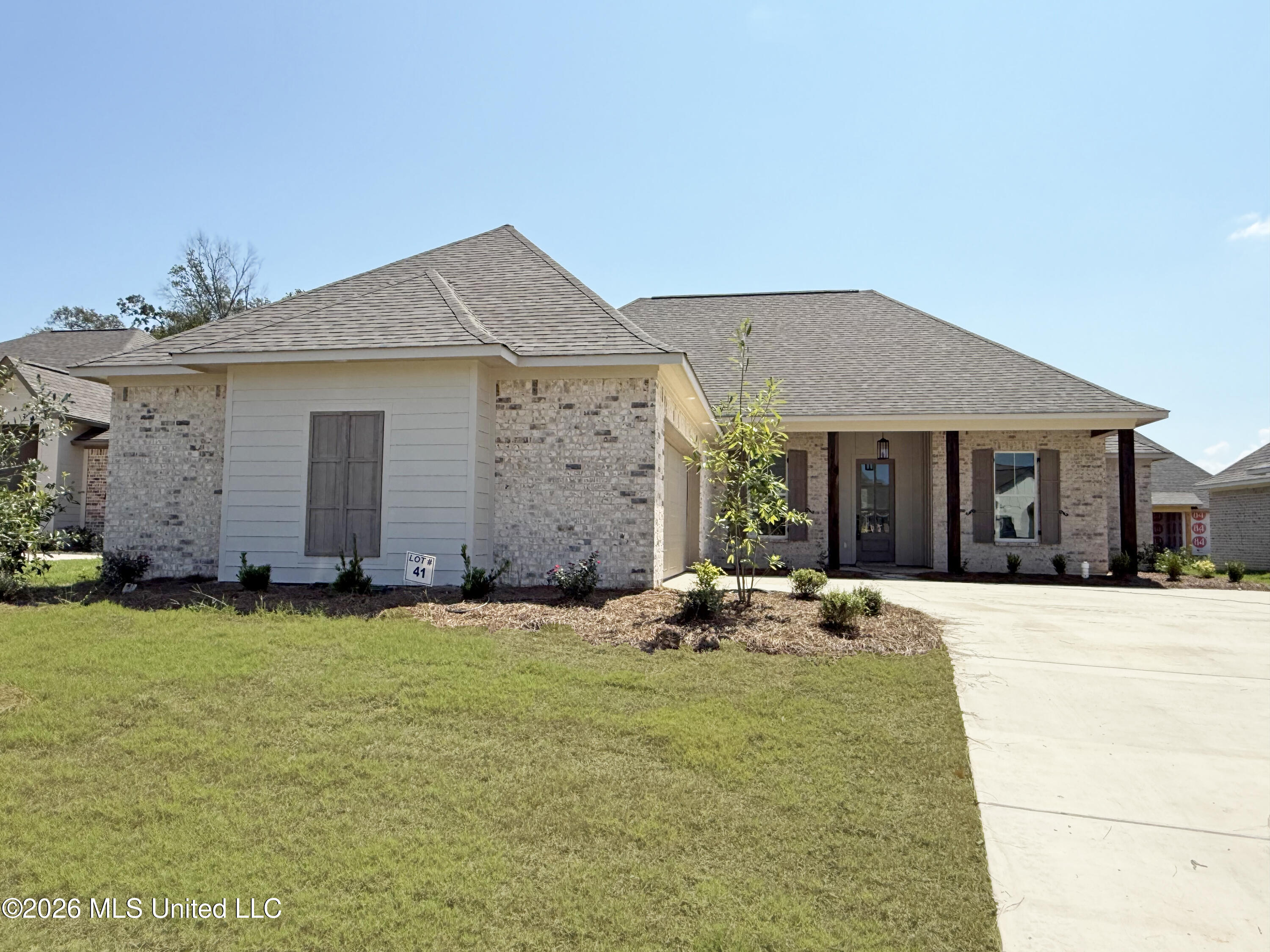 304 Tremont Drive Property Photo 1