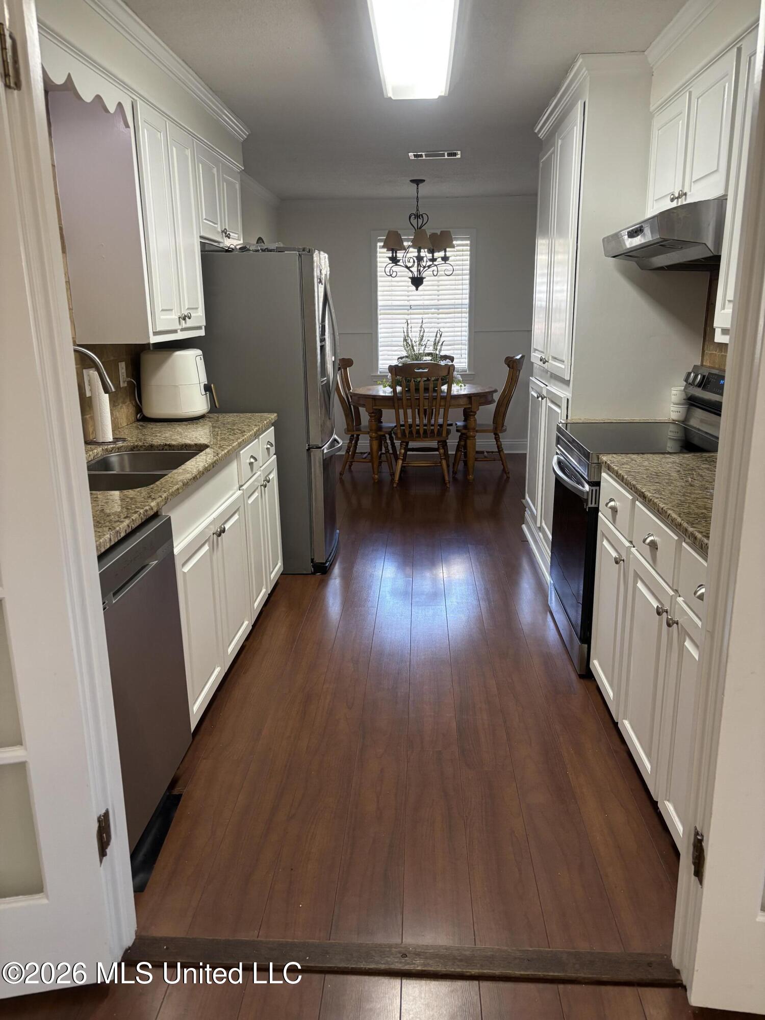 114 Miranda Drive Property Photo 3