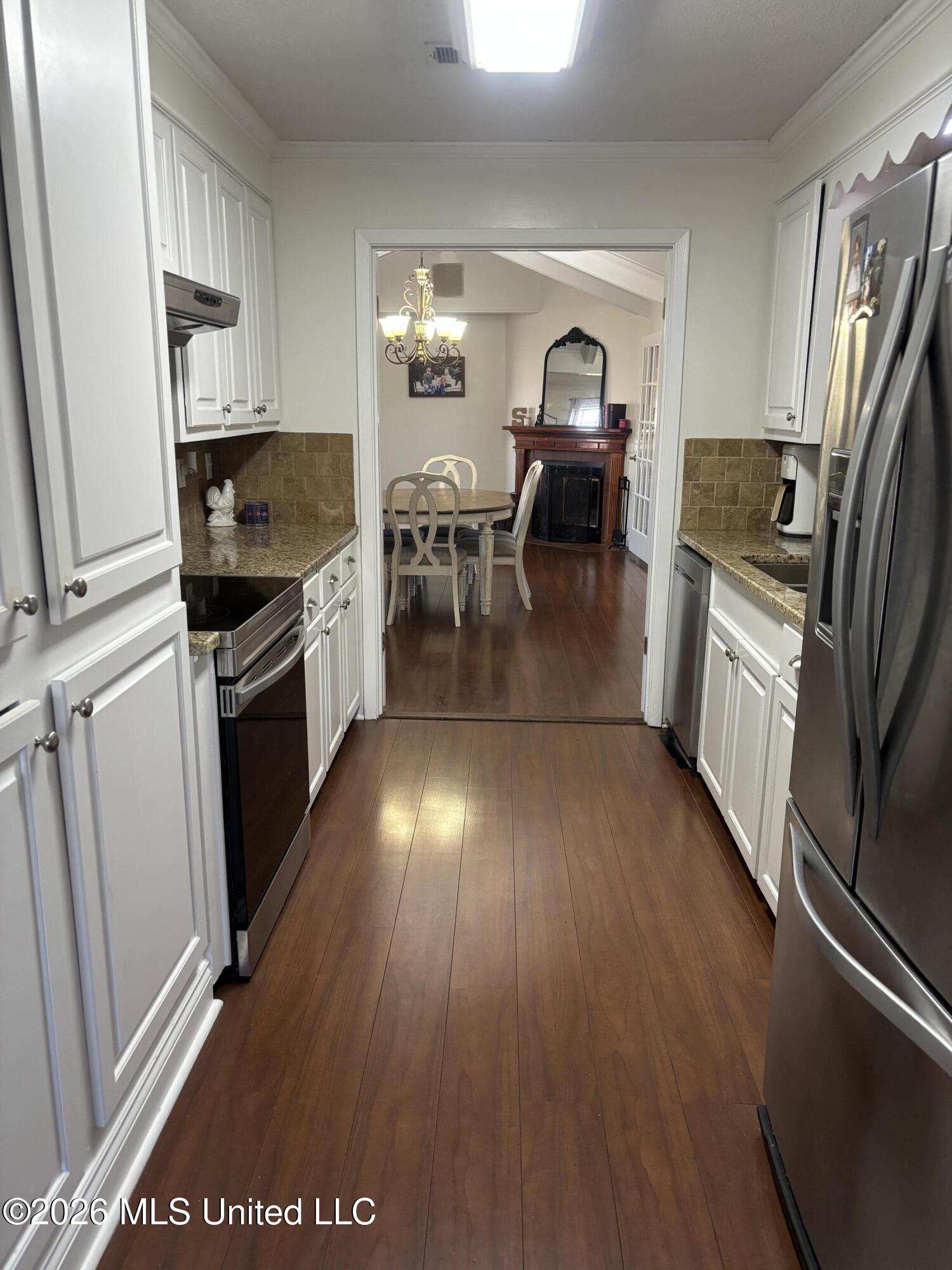 114 Miranda Drive Property Photo 4