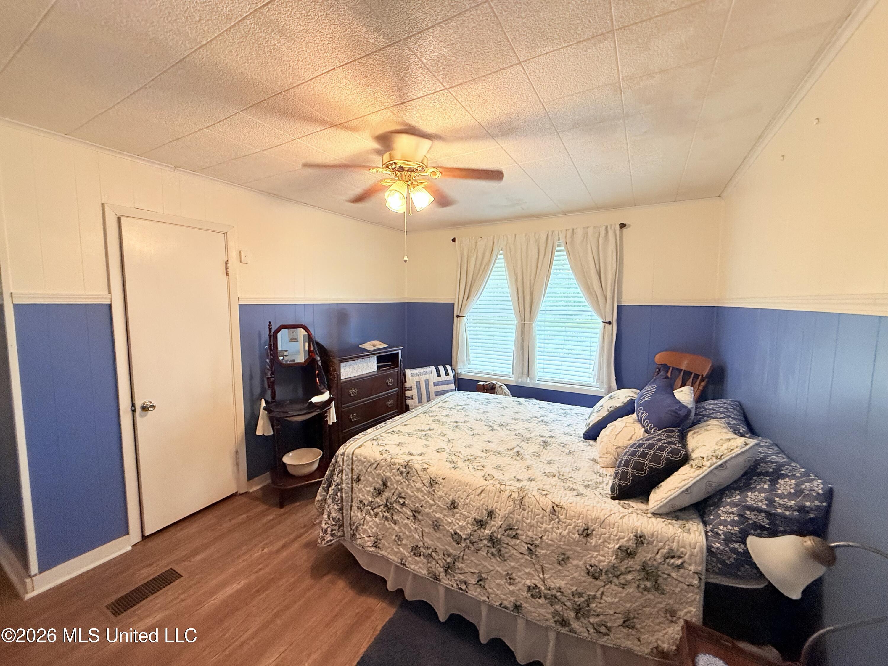 2221 Long Street Property Photo 4