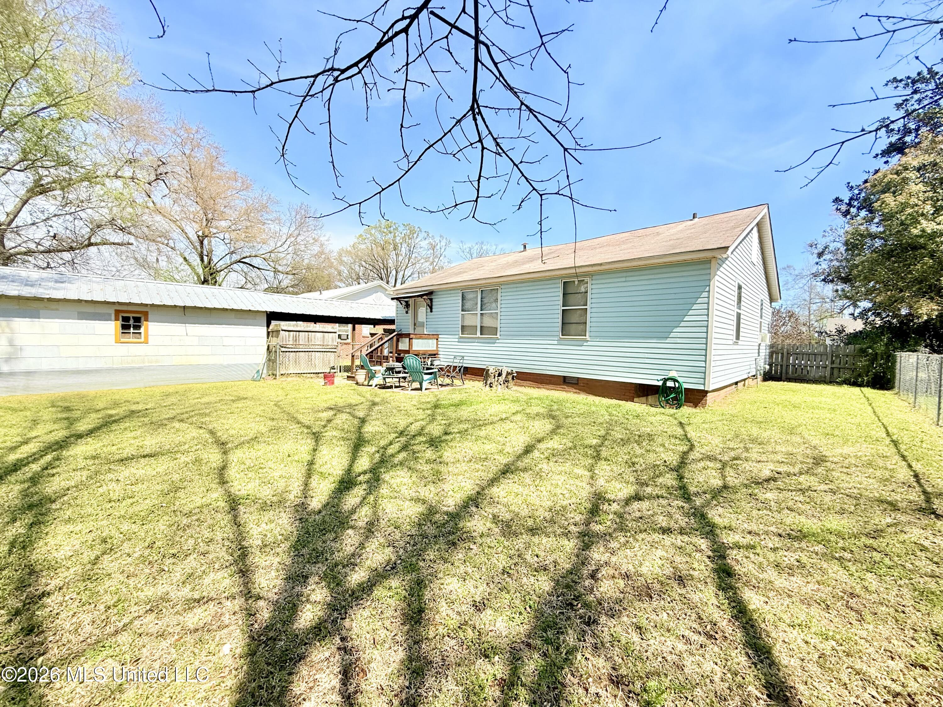 2221 Long Street Property Photo 11