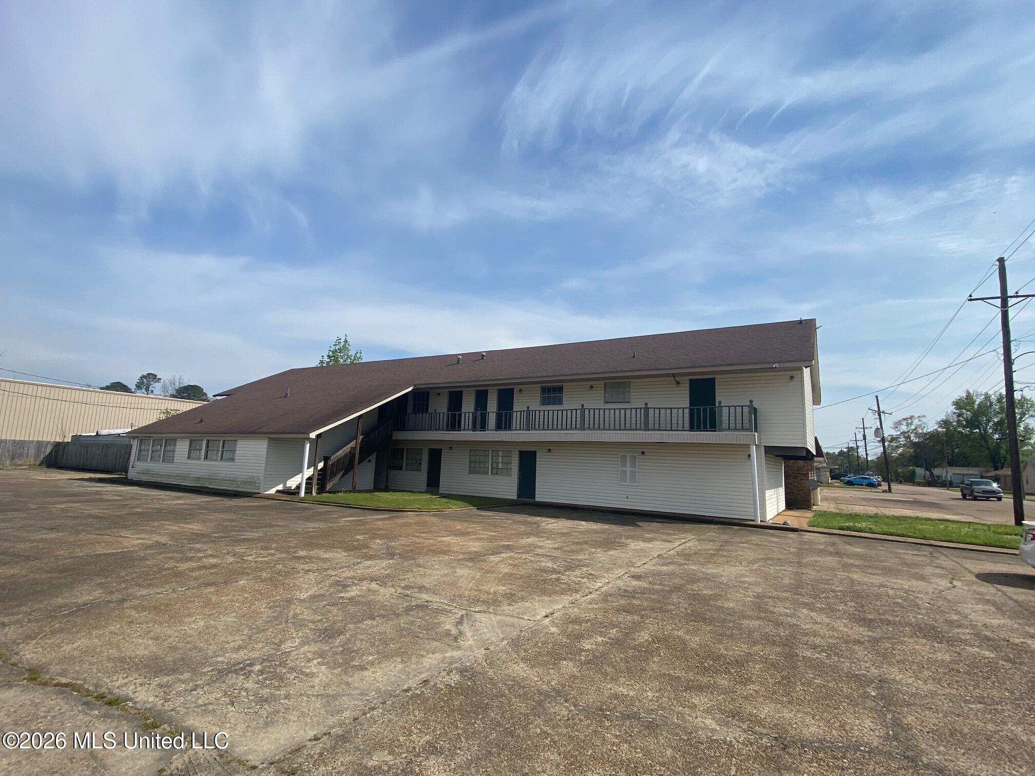 418 N Bierdeman Road Property Photo 1