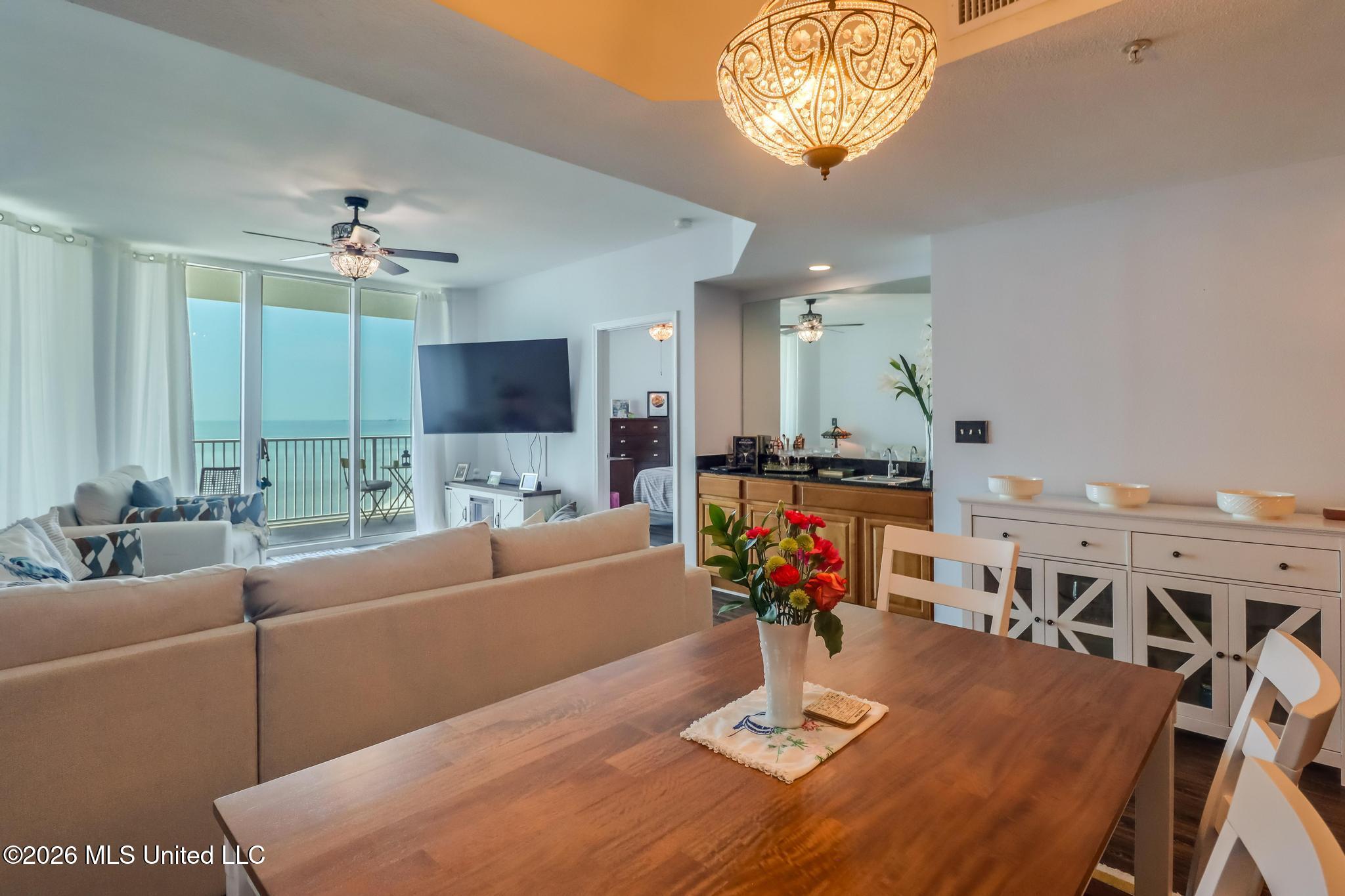 2668 Beach Boulevard Property Photo 8