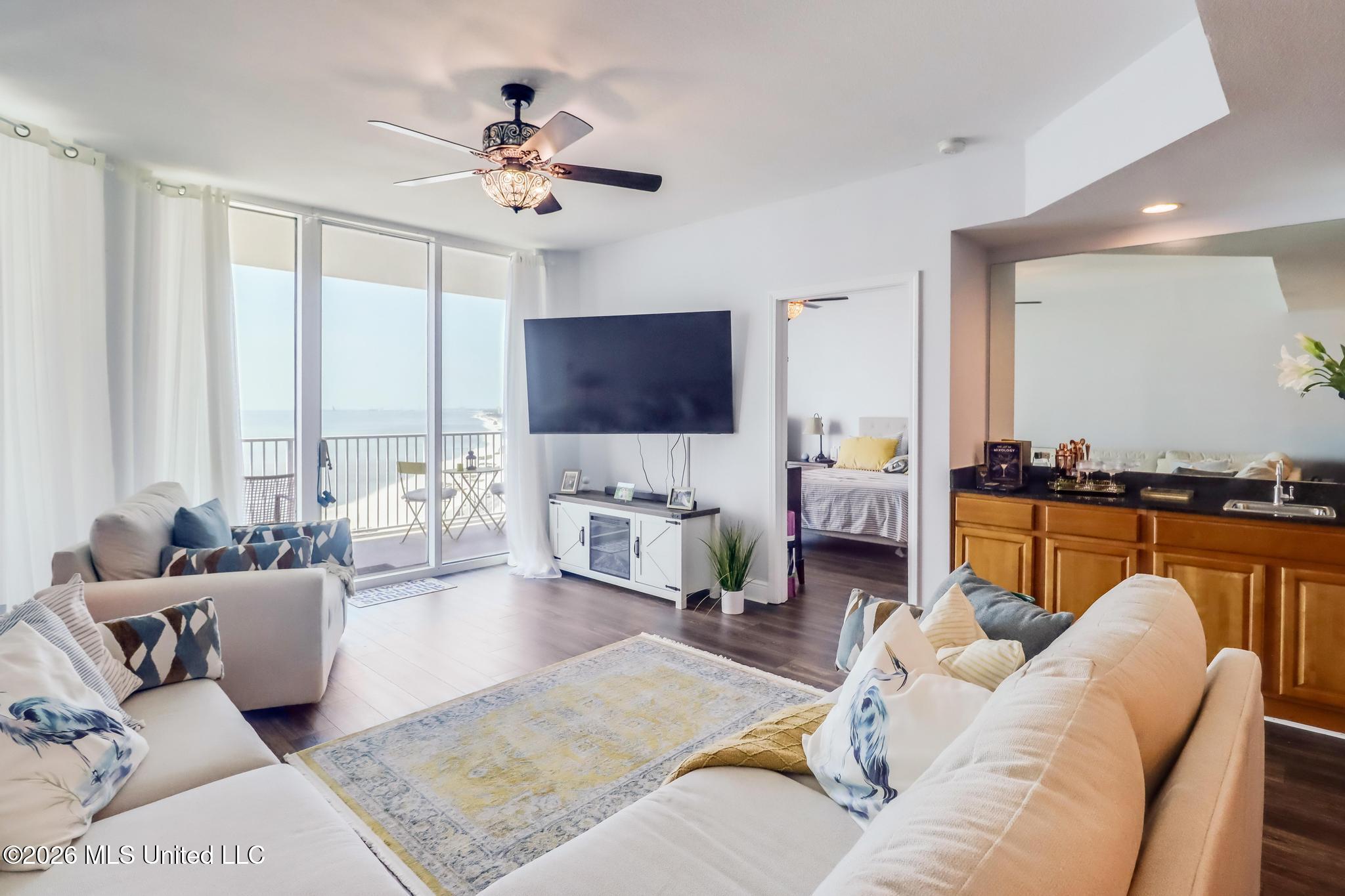 2668 Beach Boulevard Property Photo 10