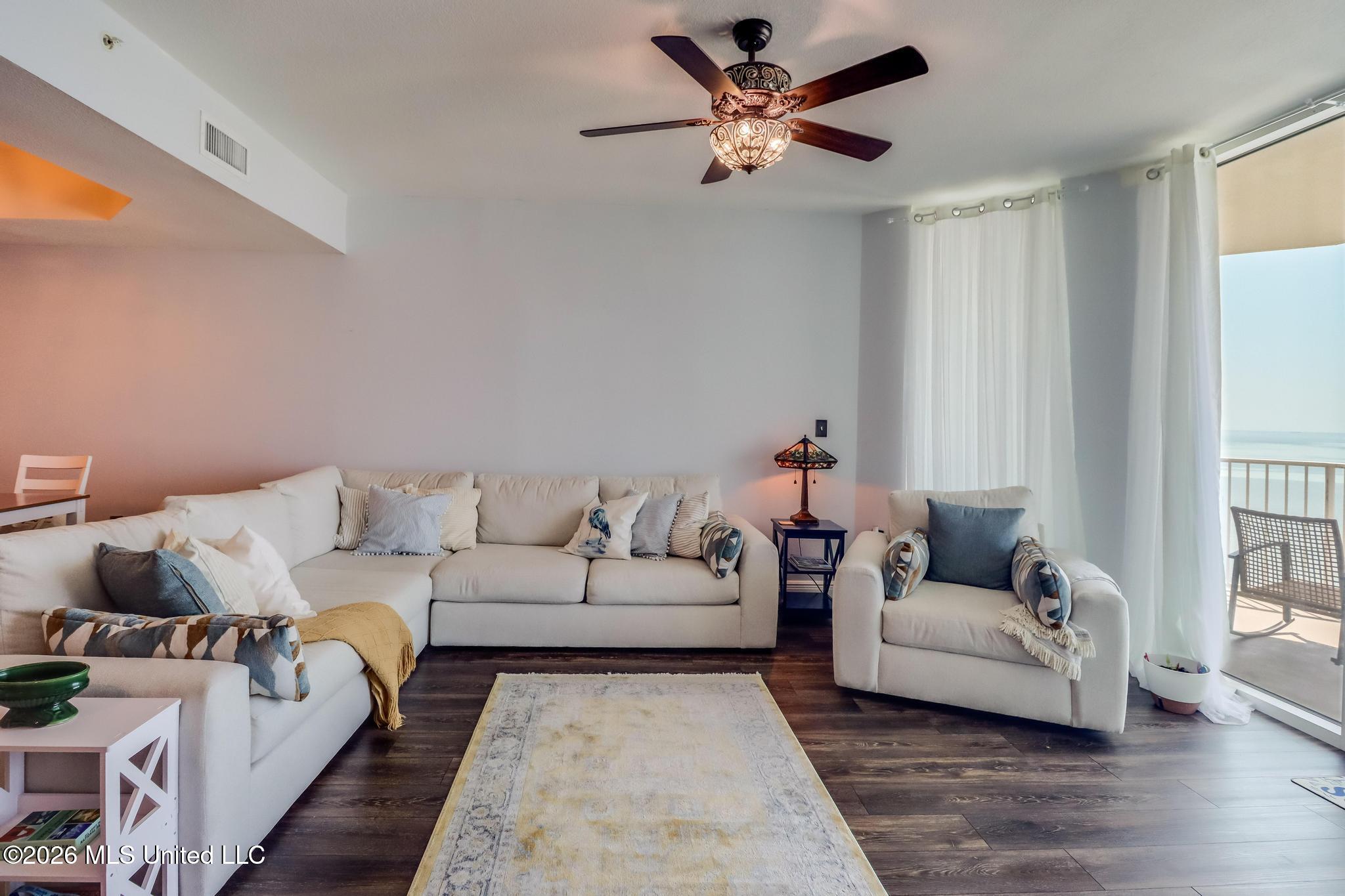 2668 Beach Boulevard Property Photo 12