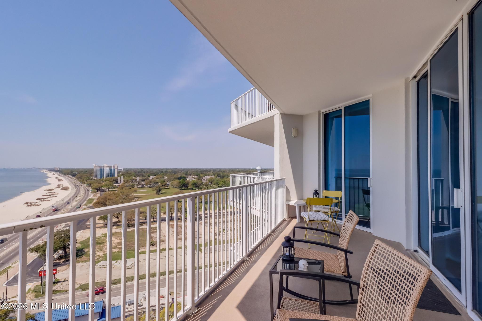 2668 Beach Boulevard Property Photo 14