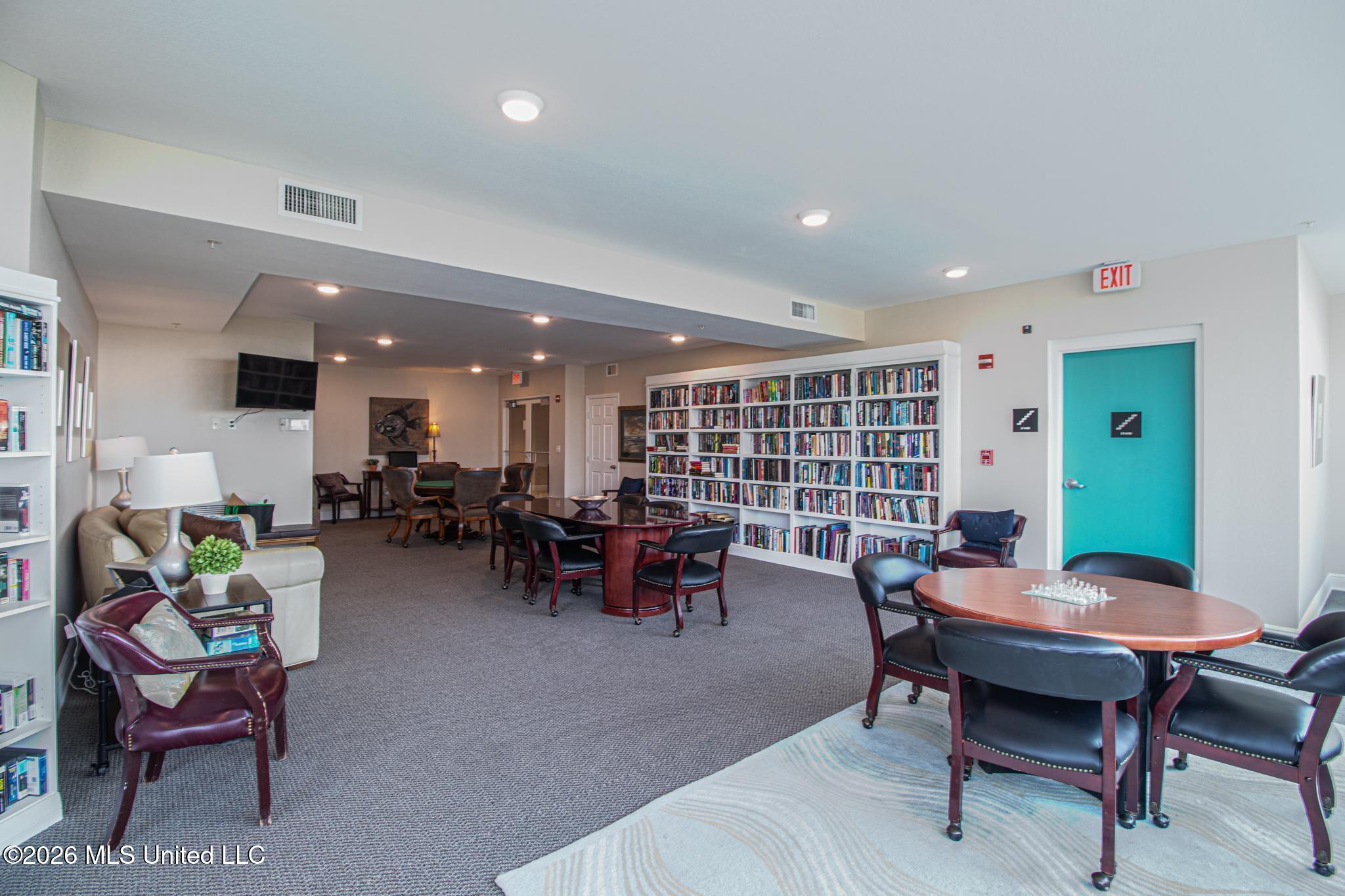 2668 Beach Boulevard Property Photo 25