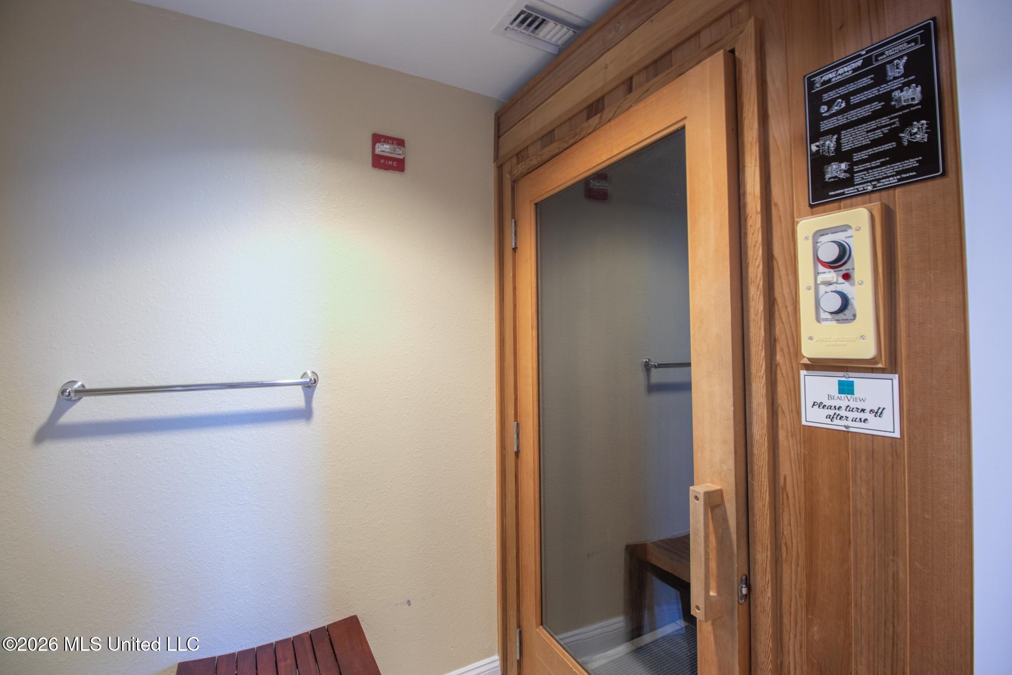 2668 Beach Boulevard Property Photo 28