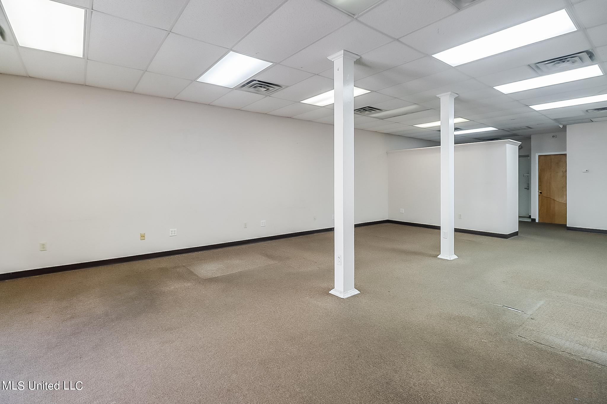 1092 Acadian Drive Property Photo 6