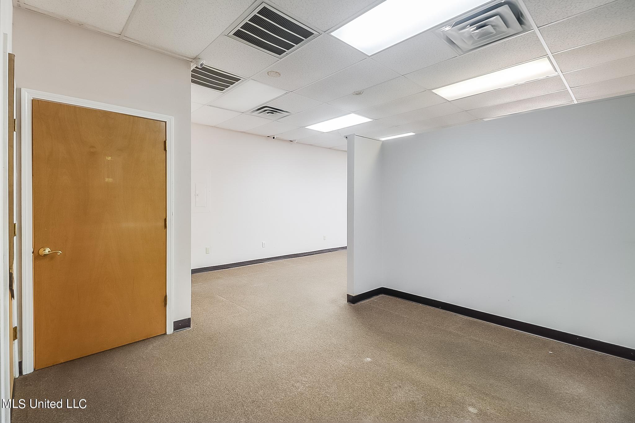 1092 Acadian Drive Property Photo 10