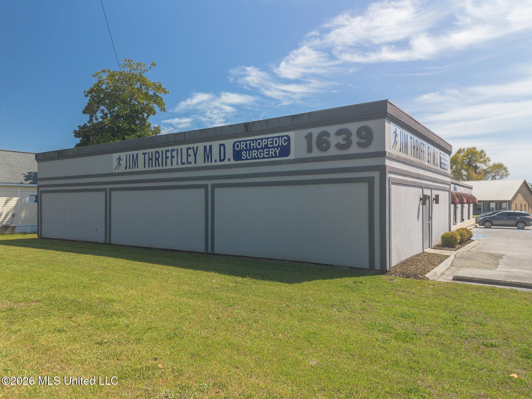 1639 E Pass Road Property Photo 3