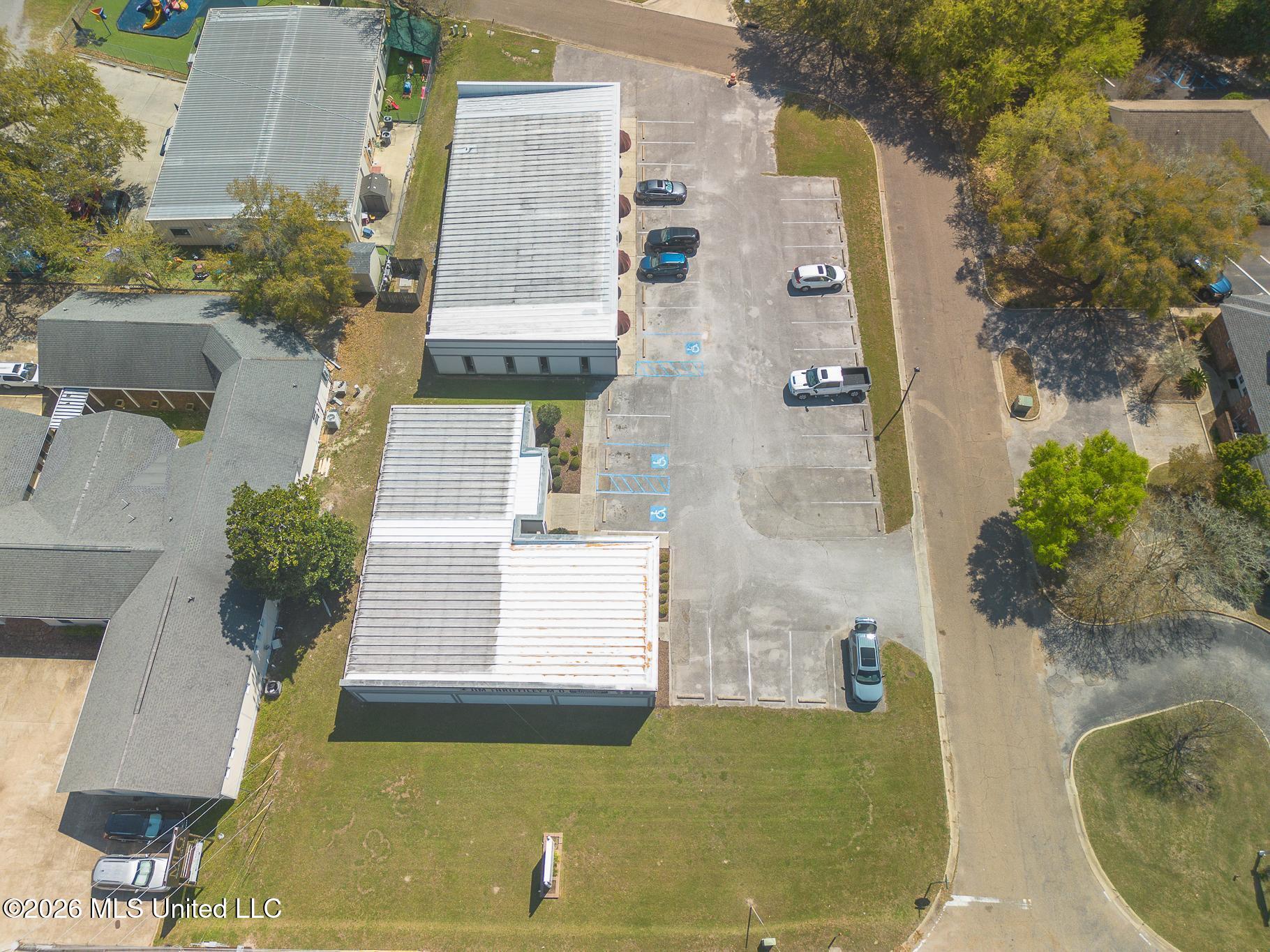 1639 E Pass Road Property Photo 7