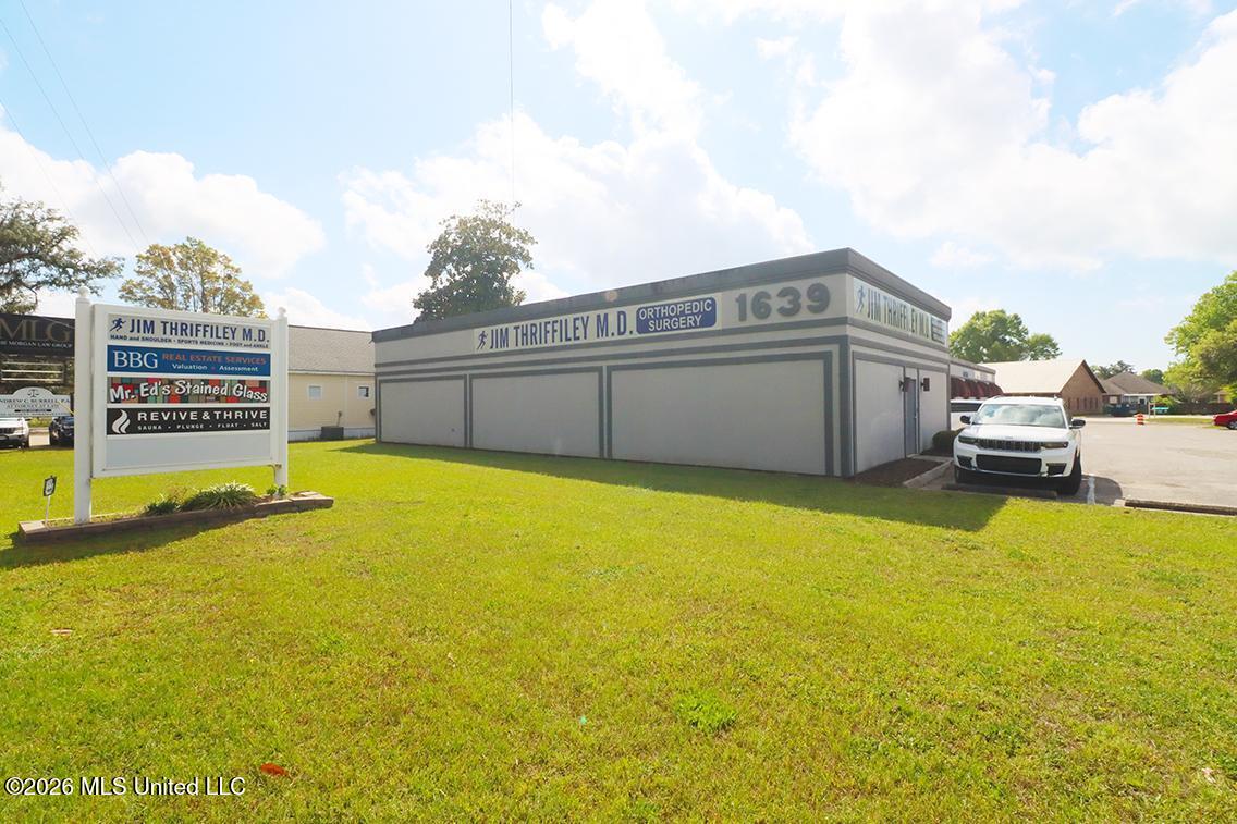 1639 E Pass Road Property Photo 9