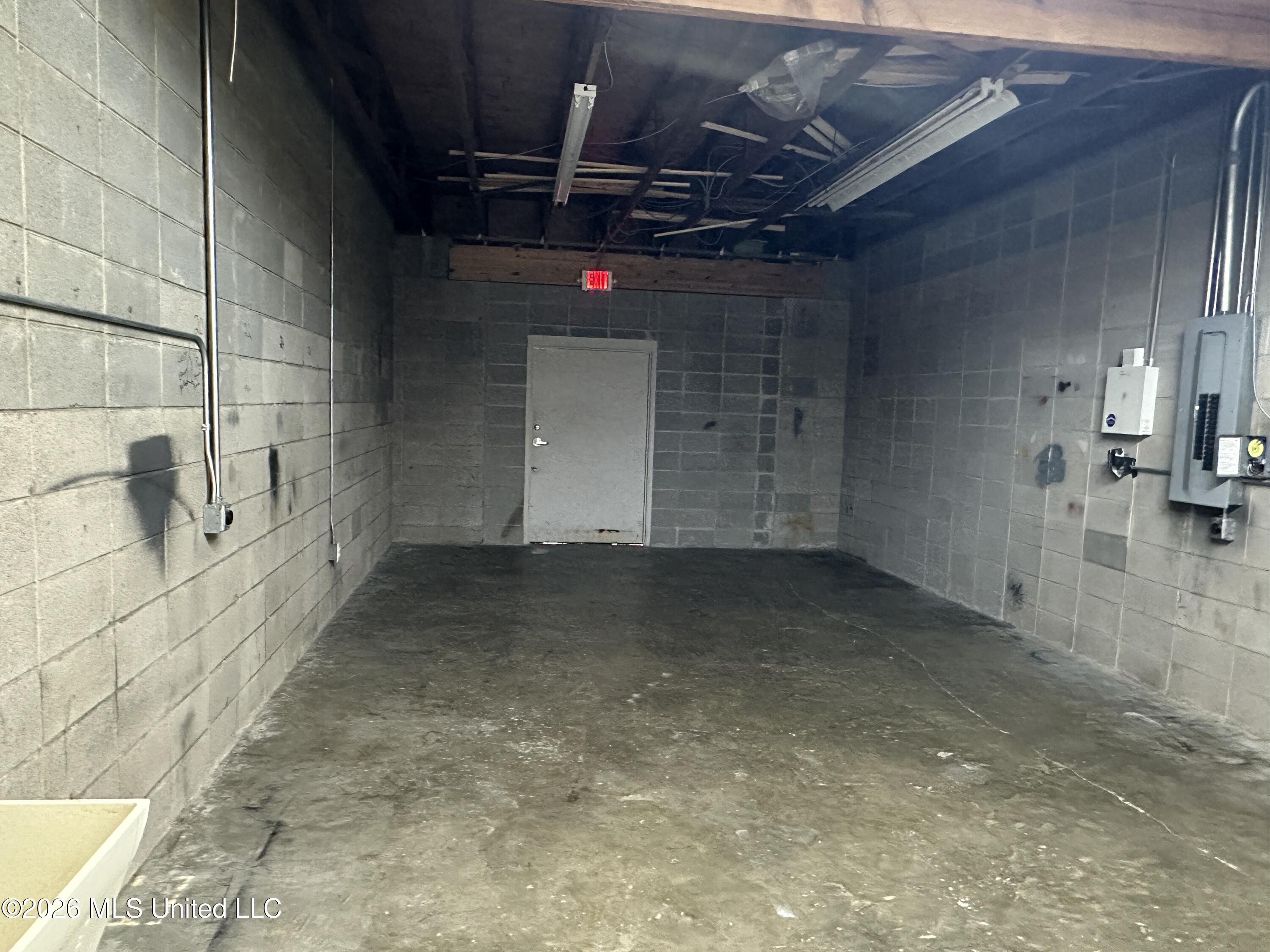 2809 Us-90 Property Photo 5