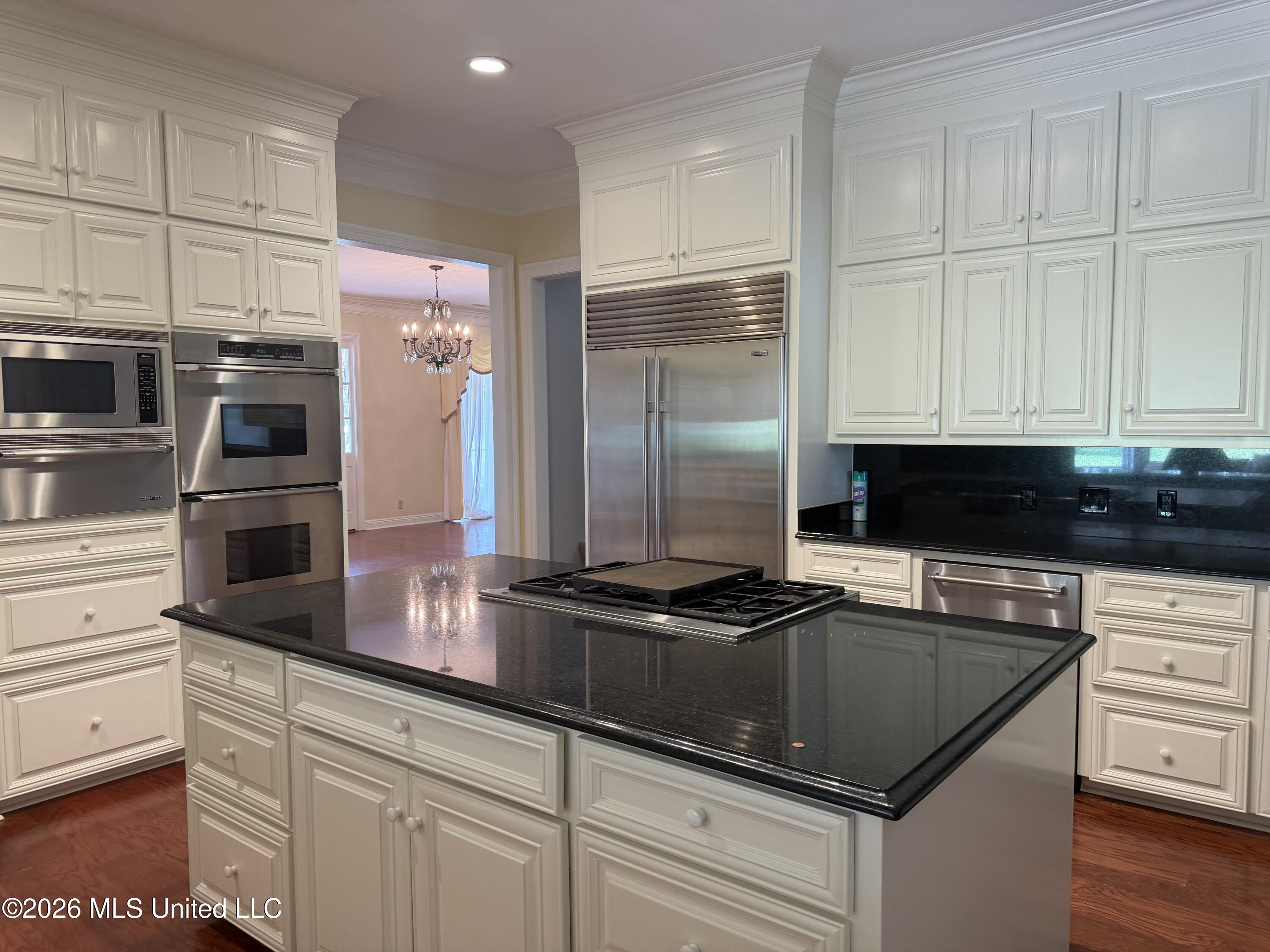 693 569 Highway Property Photo 3