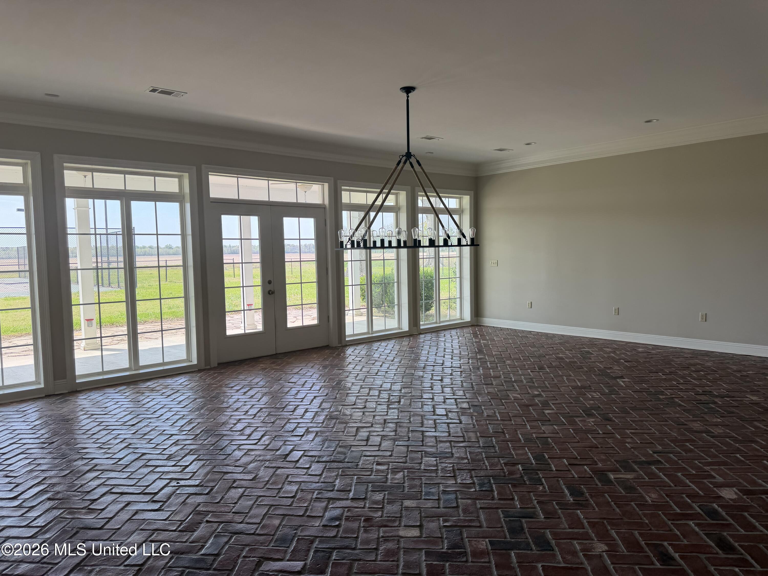 693 569 Highway Property Photo 8
