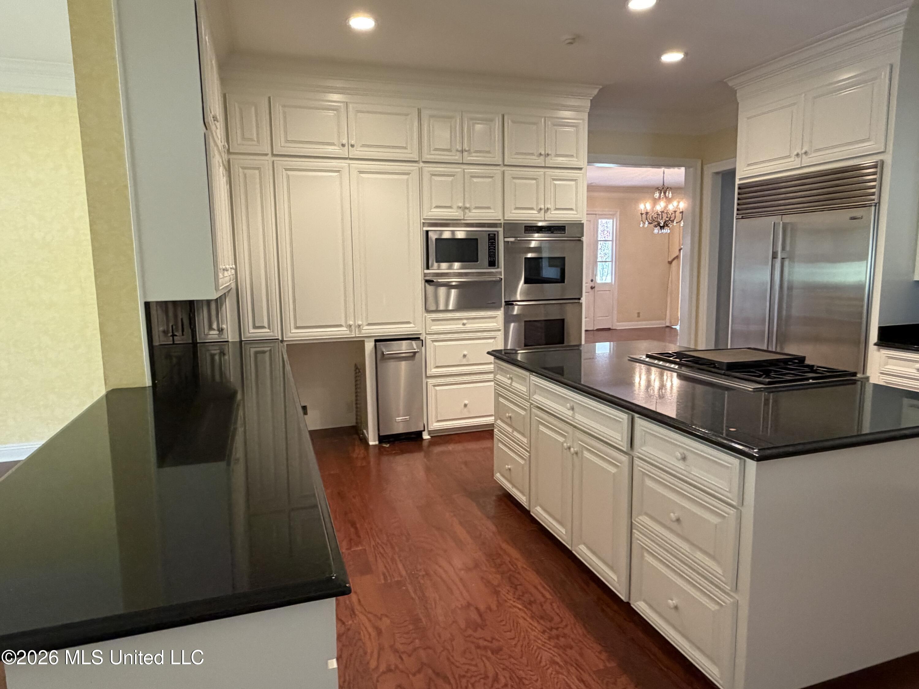 693 569 Highway Property Photo 31