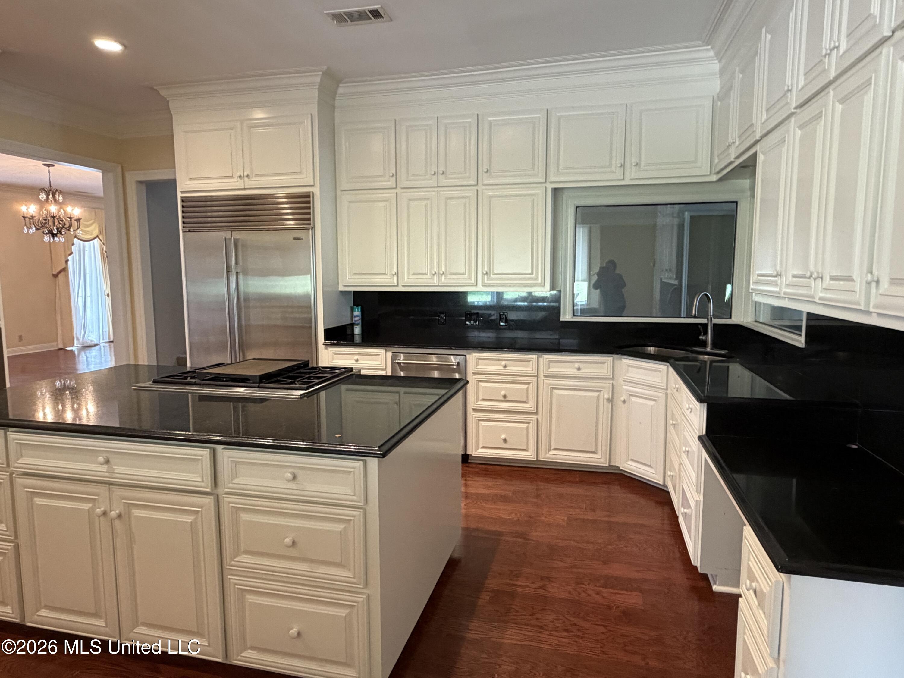693 569 Highway Property Photo 33
