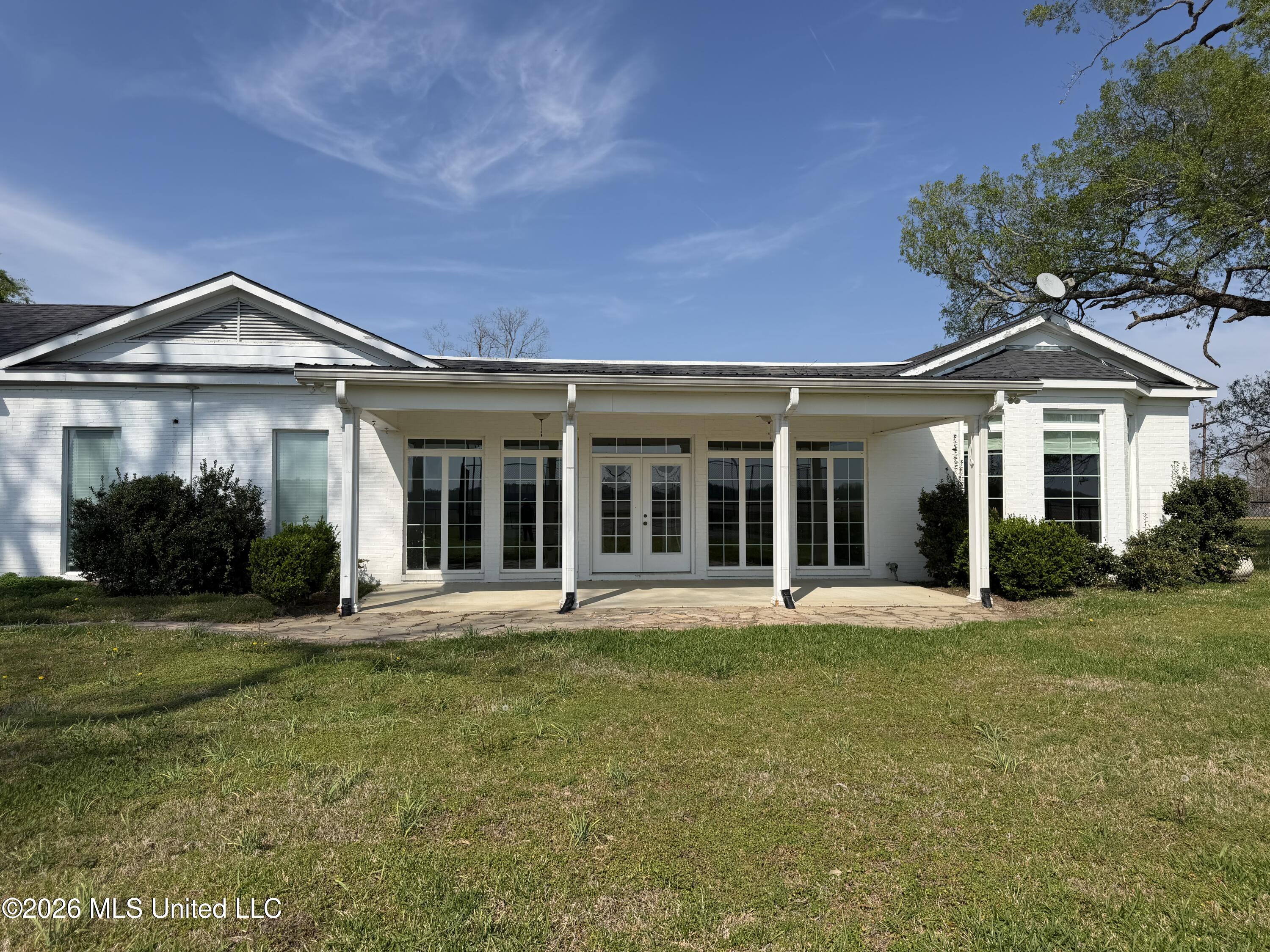 693 569 Highway Property Photo 37