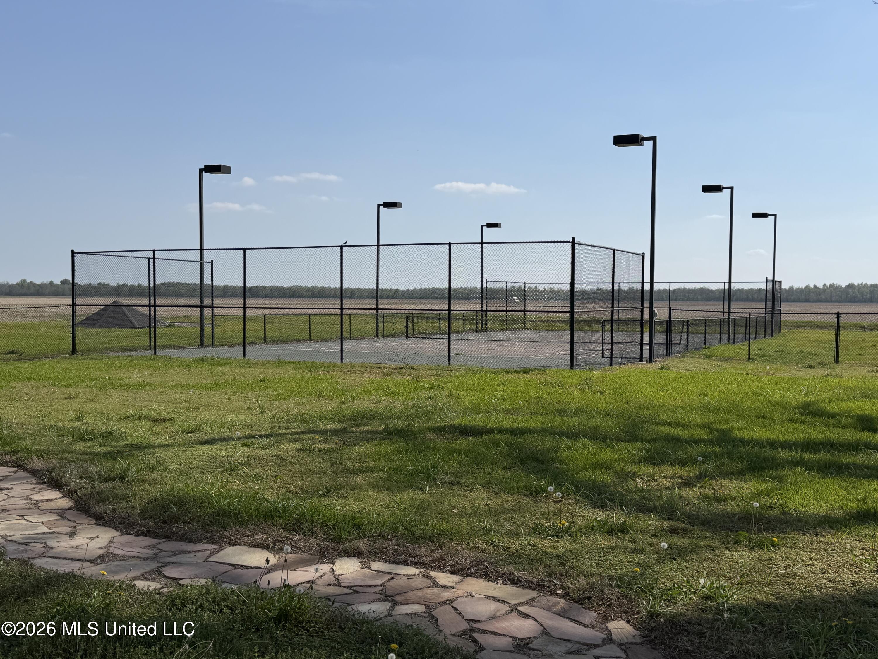 693 569 Highway Property Photo 38