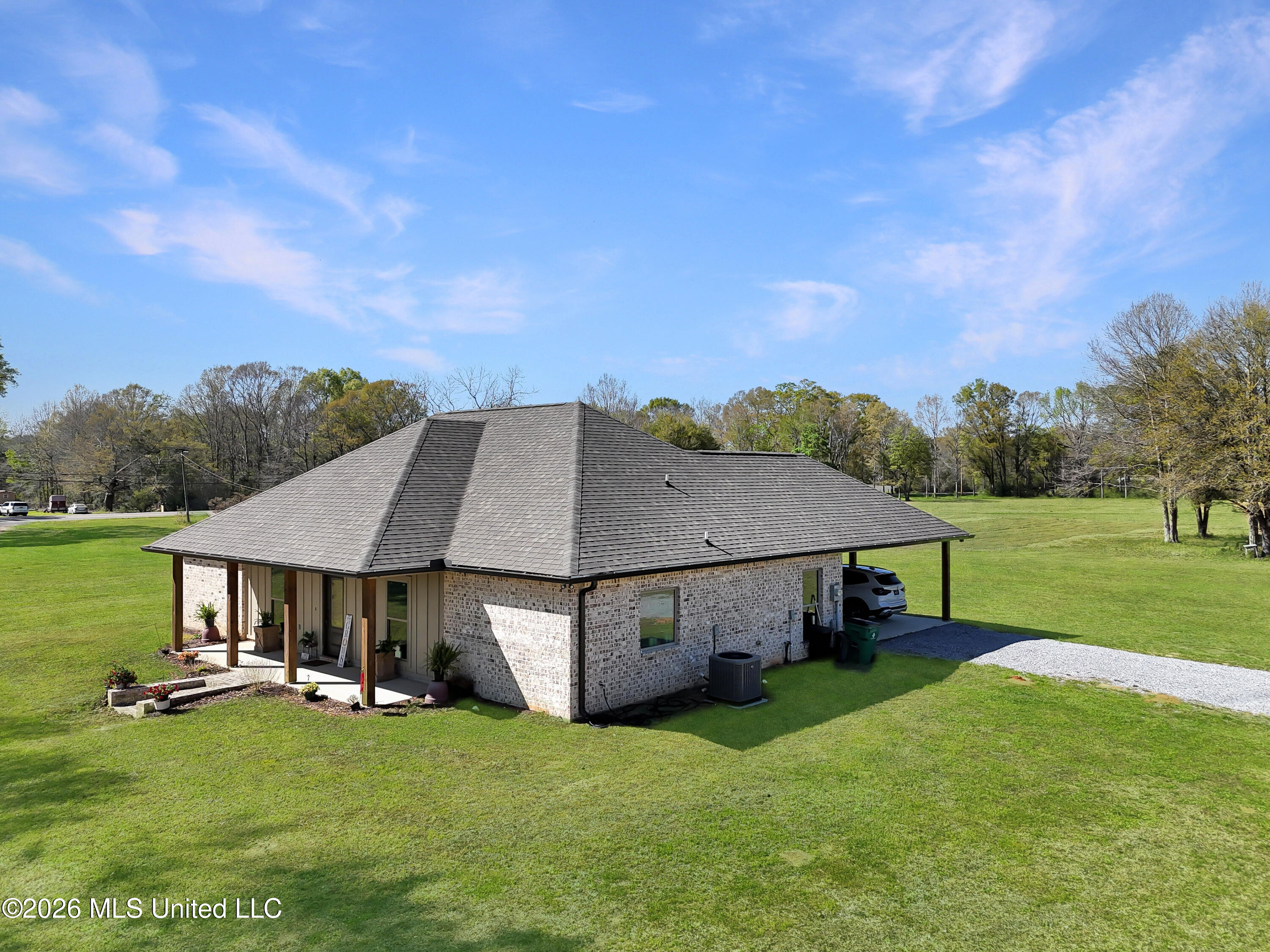 6992 N Highway 43 Property Photo 3
