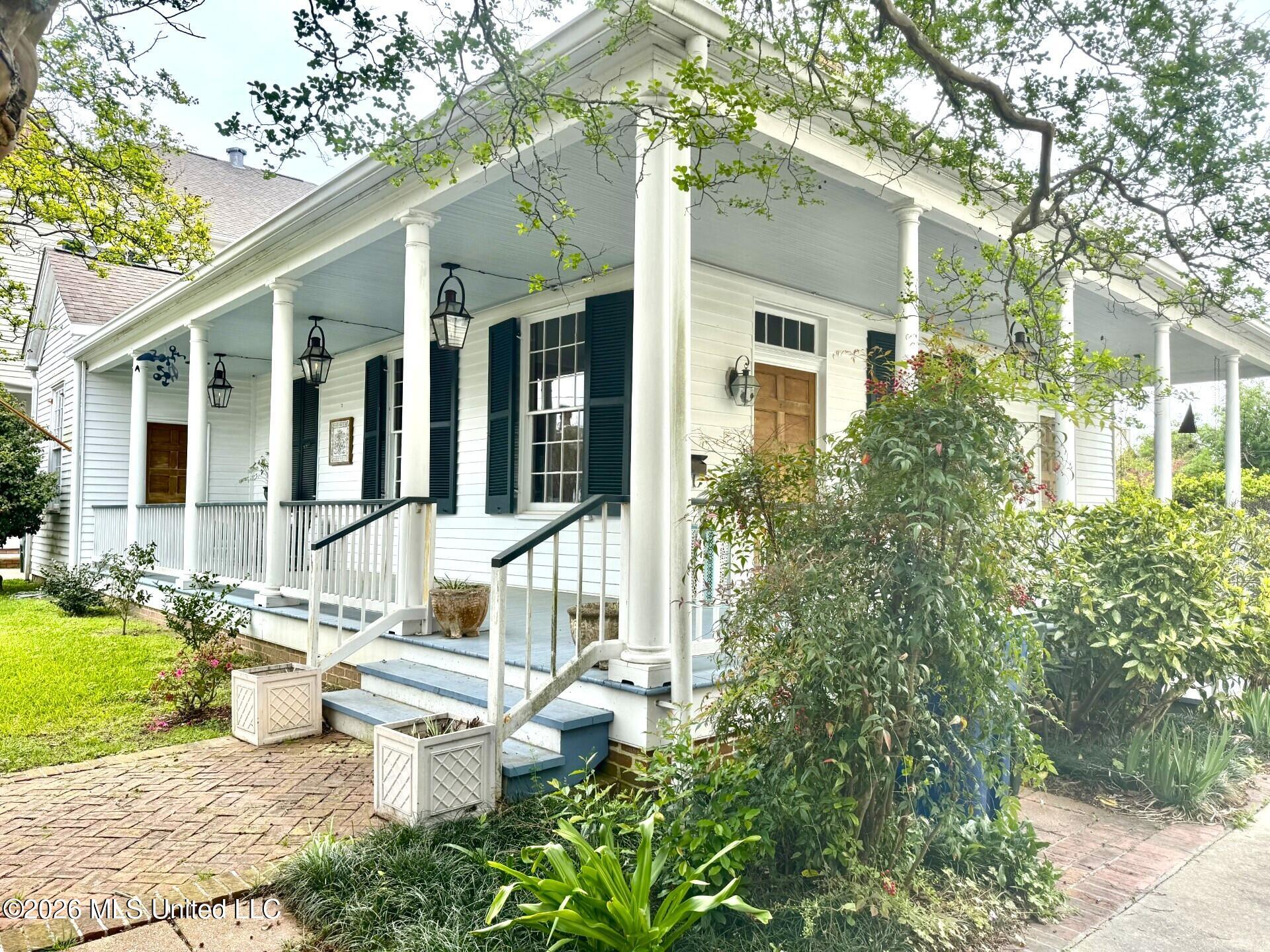 606 State Street Property Photo 1