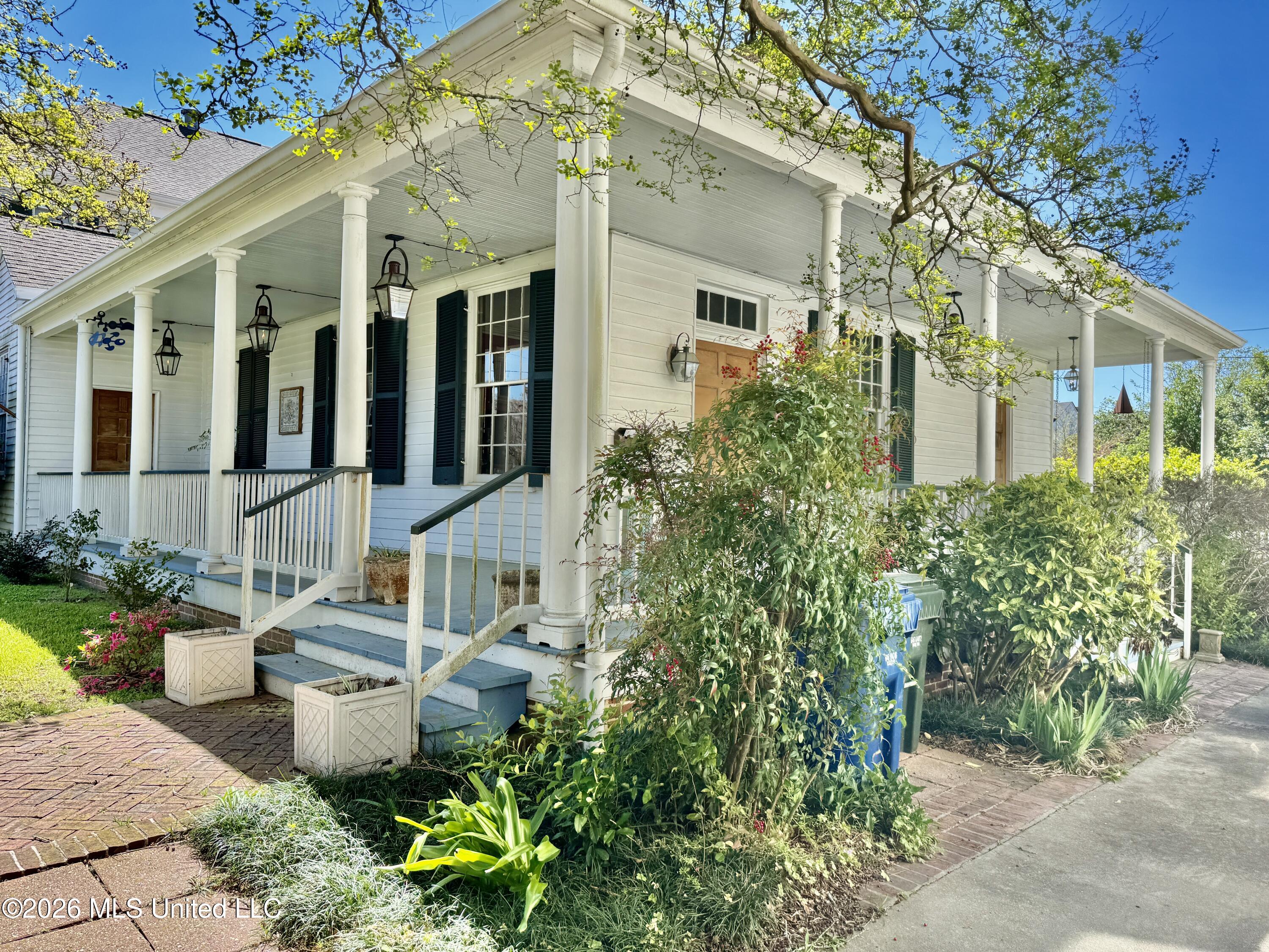 606 State Street Property Photo 10