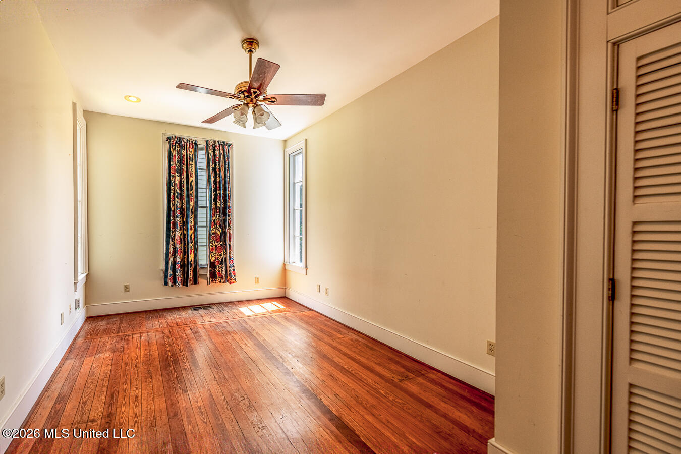 606 State Street Property Photo 26