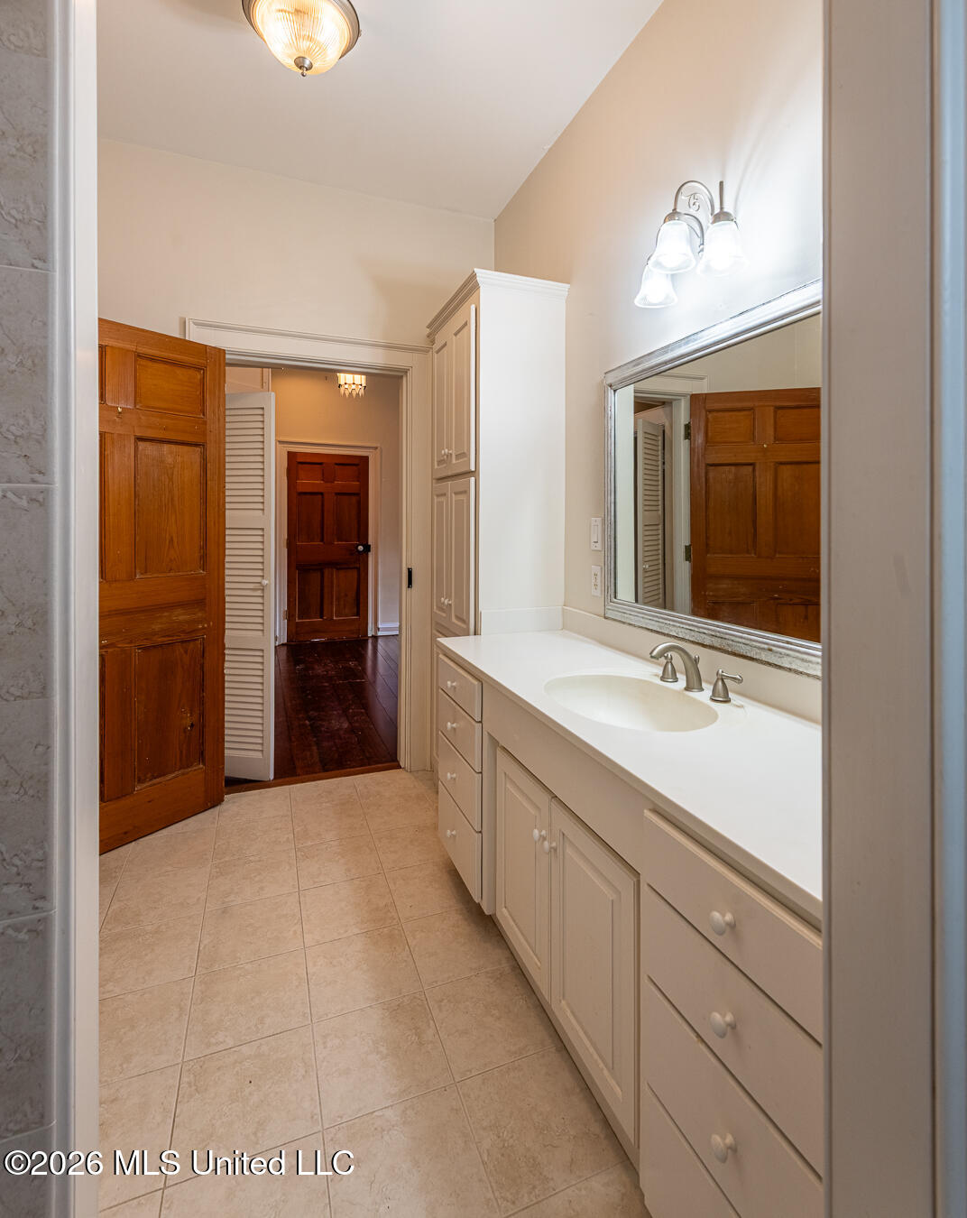 606 State Street Property Photo 28