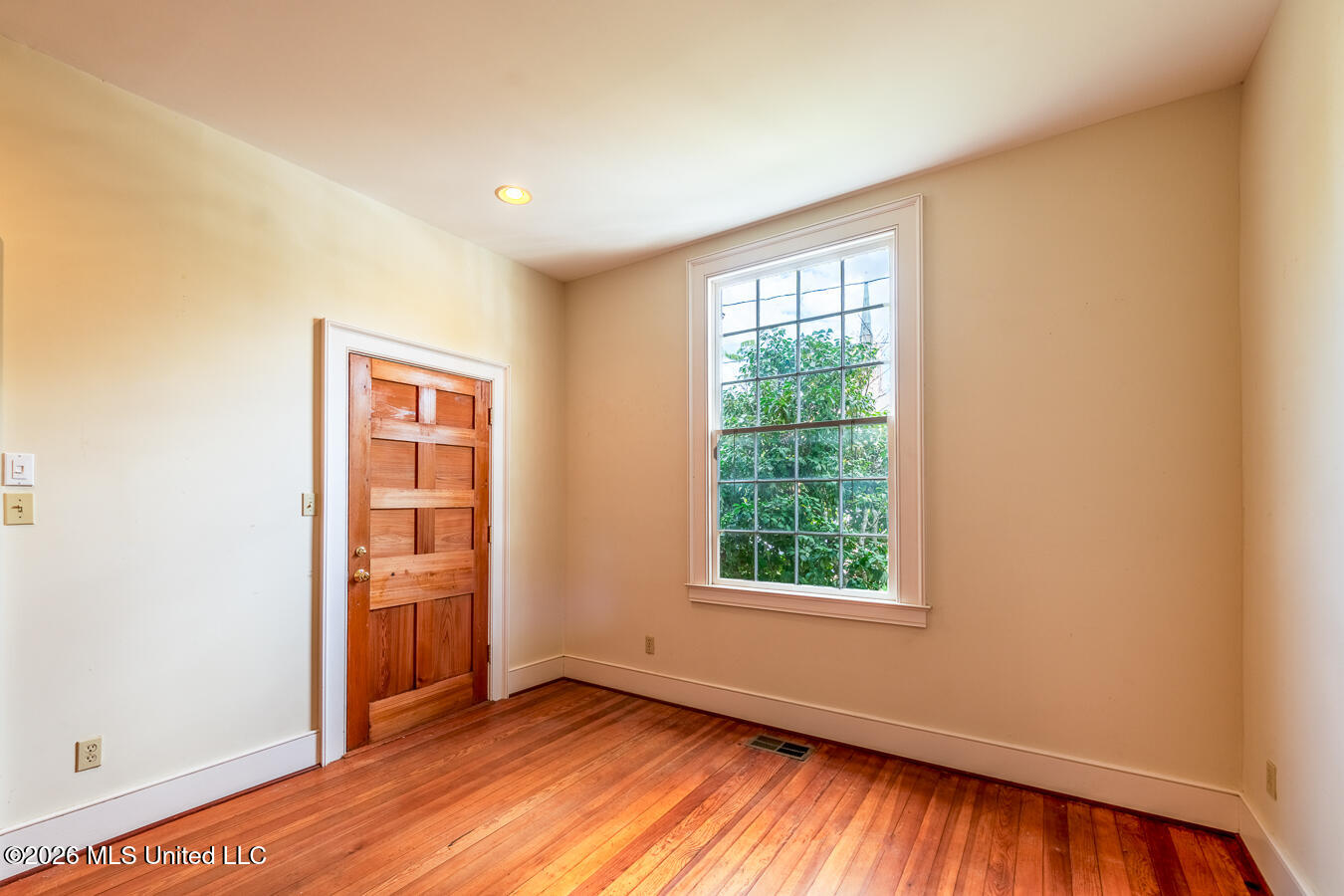 606 State Street Property Photo 32
