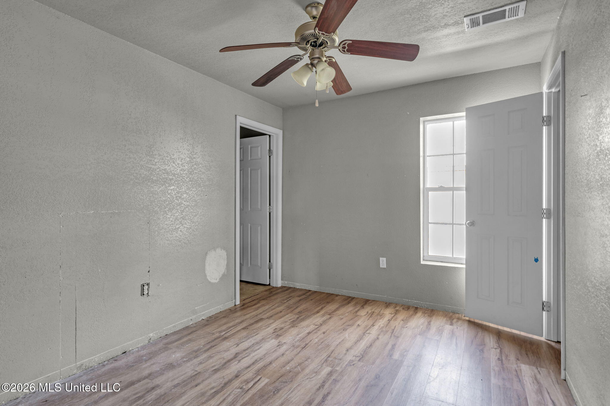 14921 Masterson Avenue Property Photo 8
