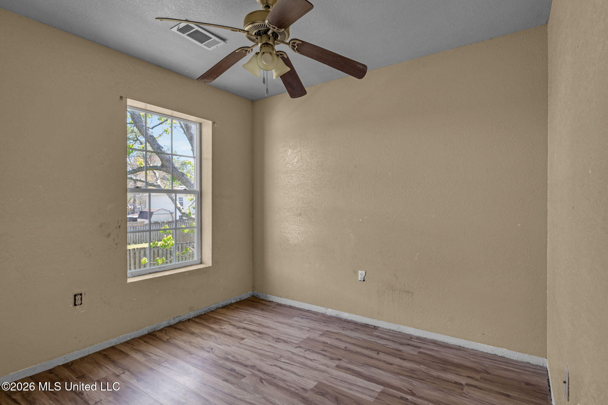 14921 Masterson Avenue Property Photo 11