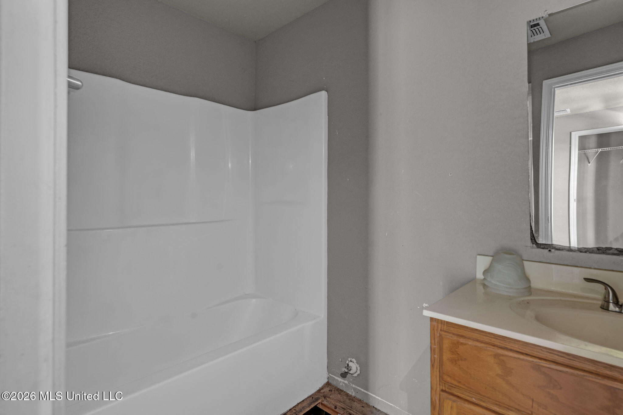 14921 Masterson Avenue Property Photo 12