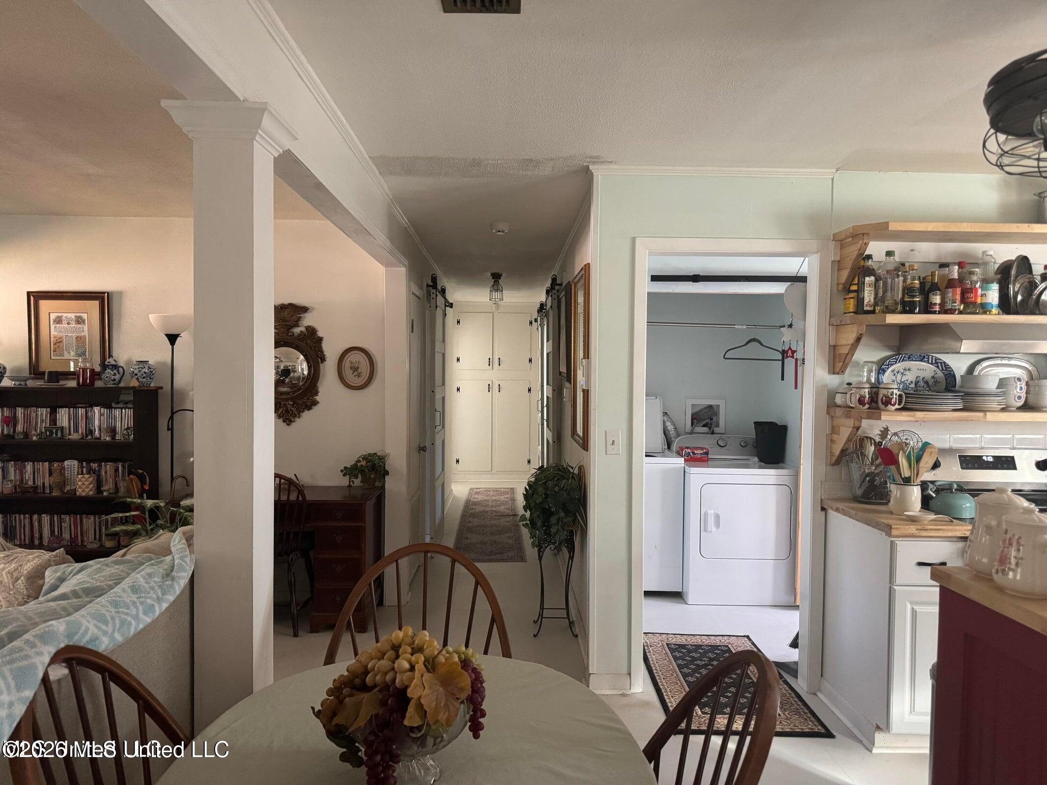 916 E College Avenue Property Photo 2