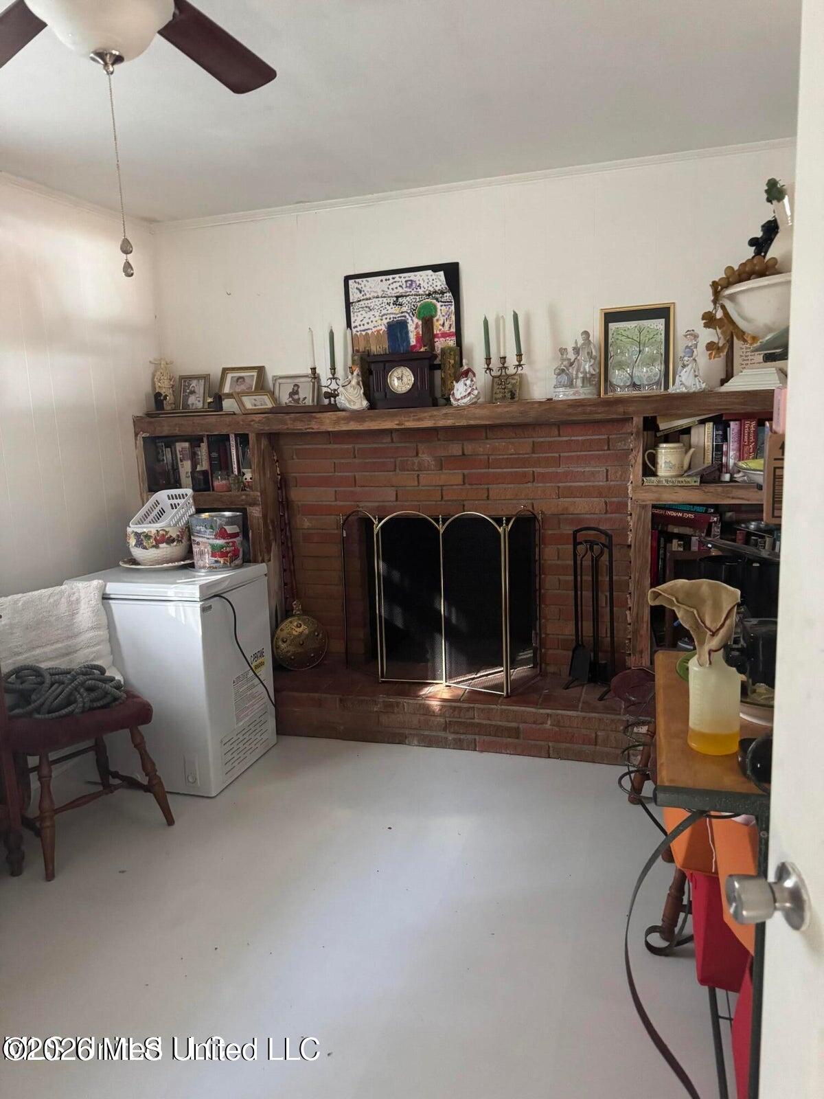 916 E College Avenue Property Photo 3