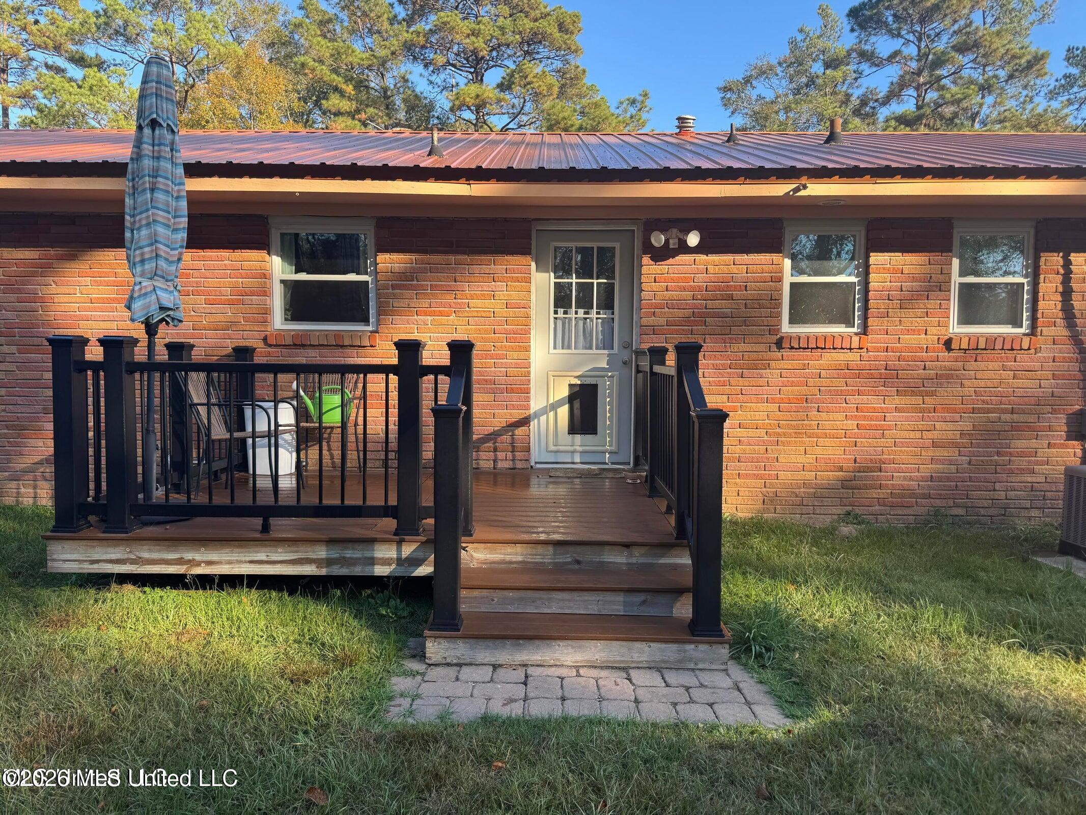 916 E College Avenue Property Photo 11