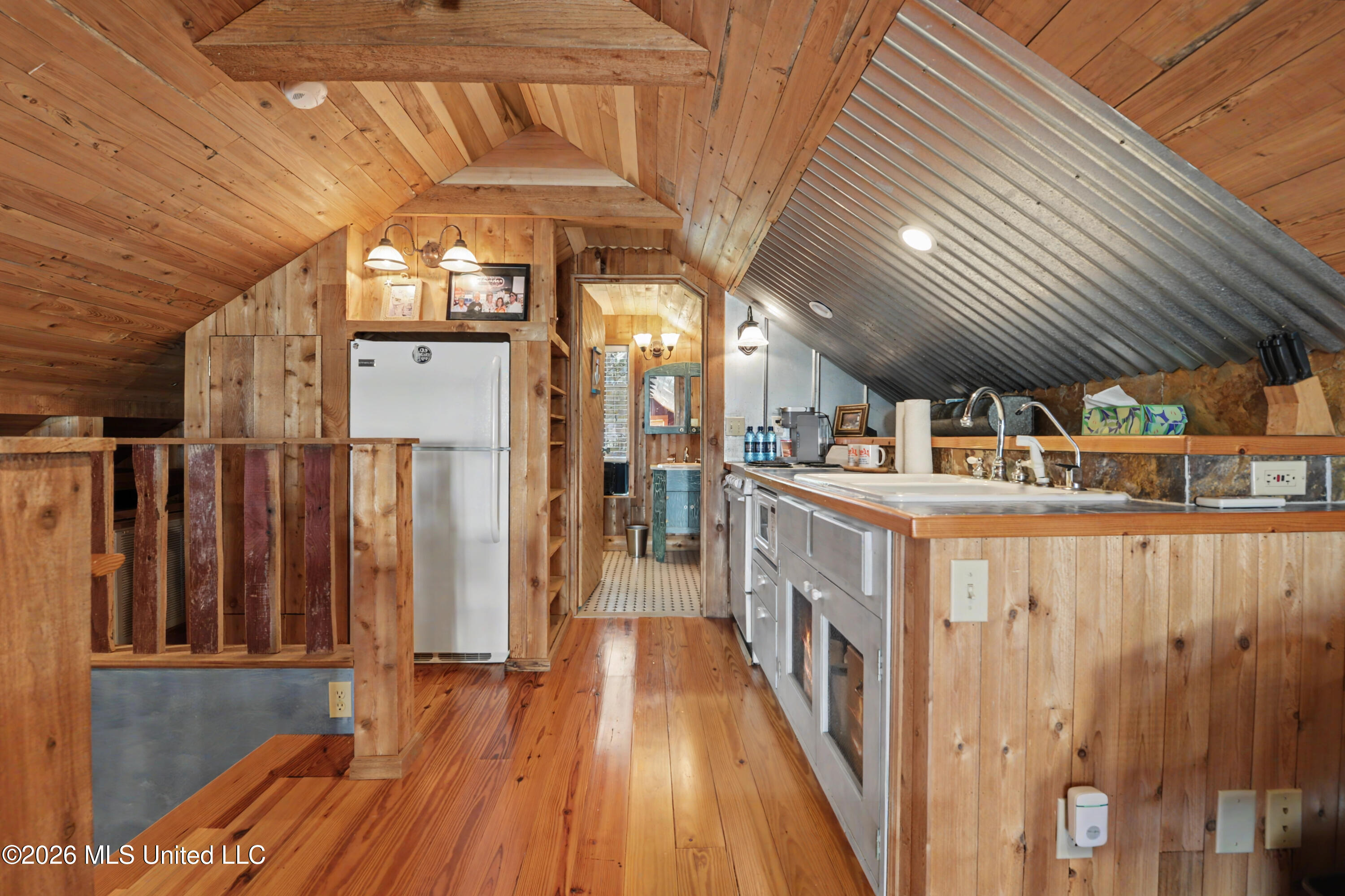 405 Carroll Avenue Property Photo 28