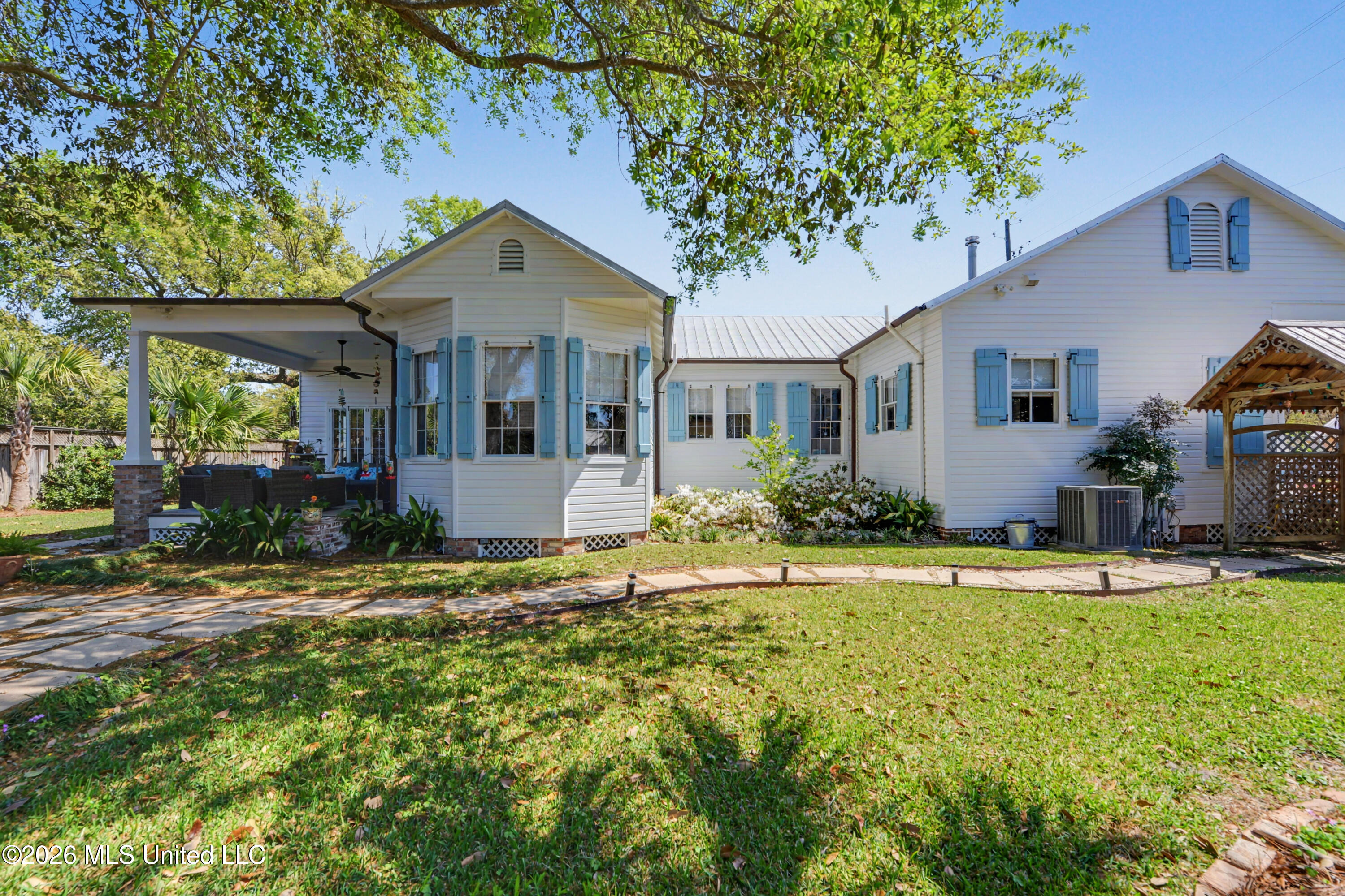 405 Carroll Avenue Property Photo 40